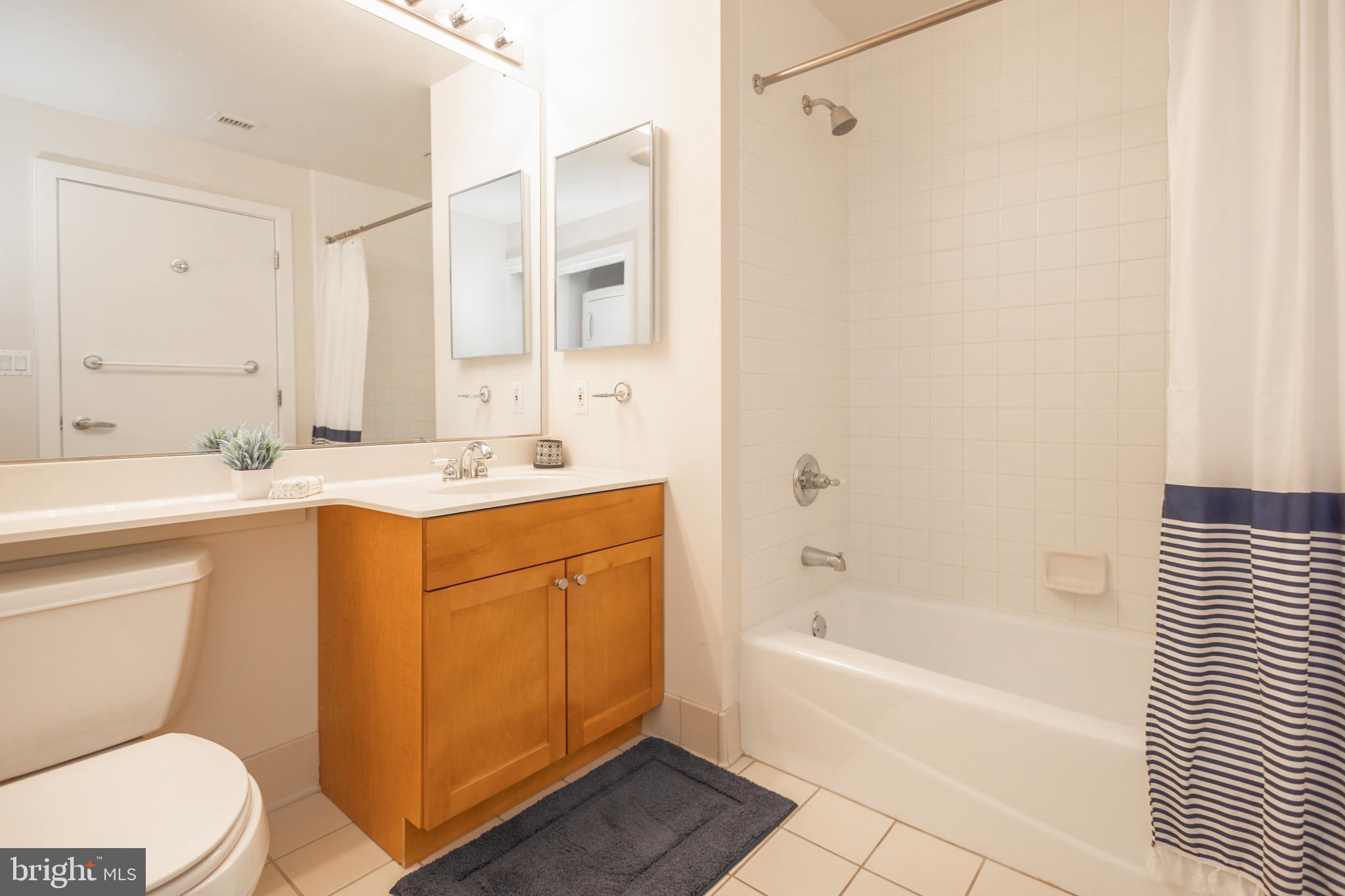 DOCKSIDE CONDOMINIUM - Residential