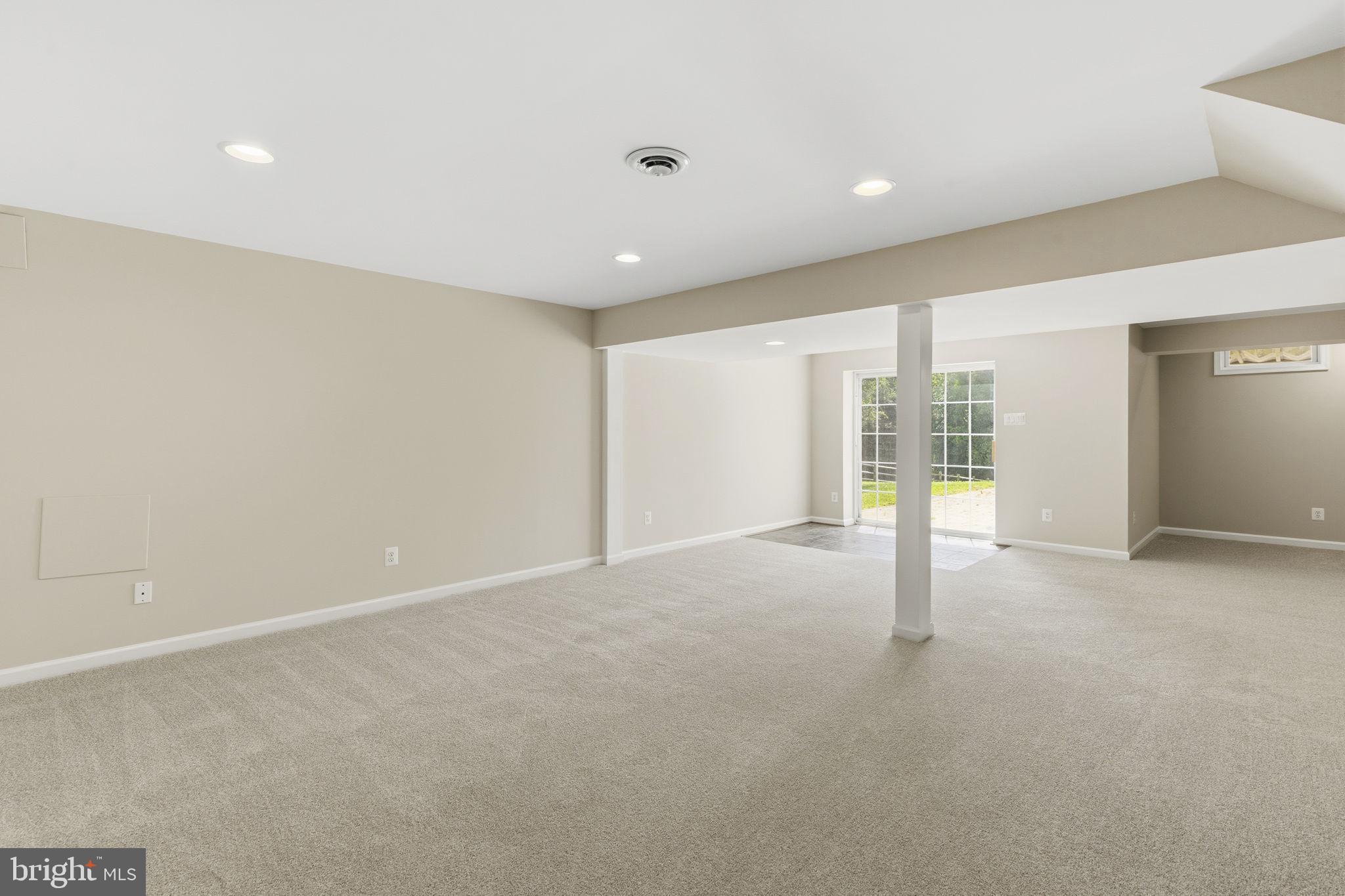 MAXA MEADOWS - Residential