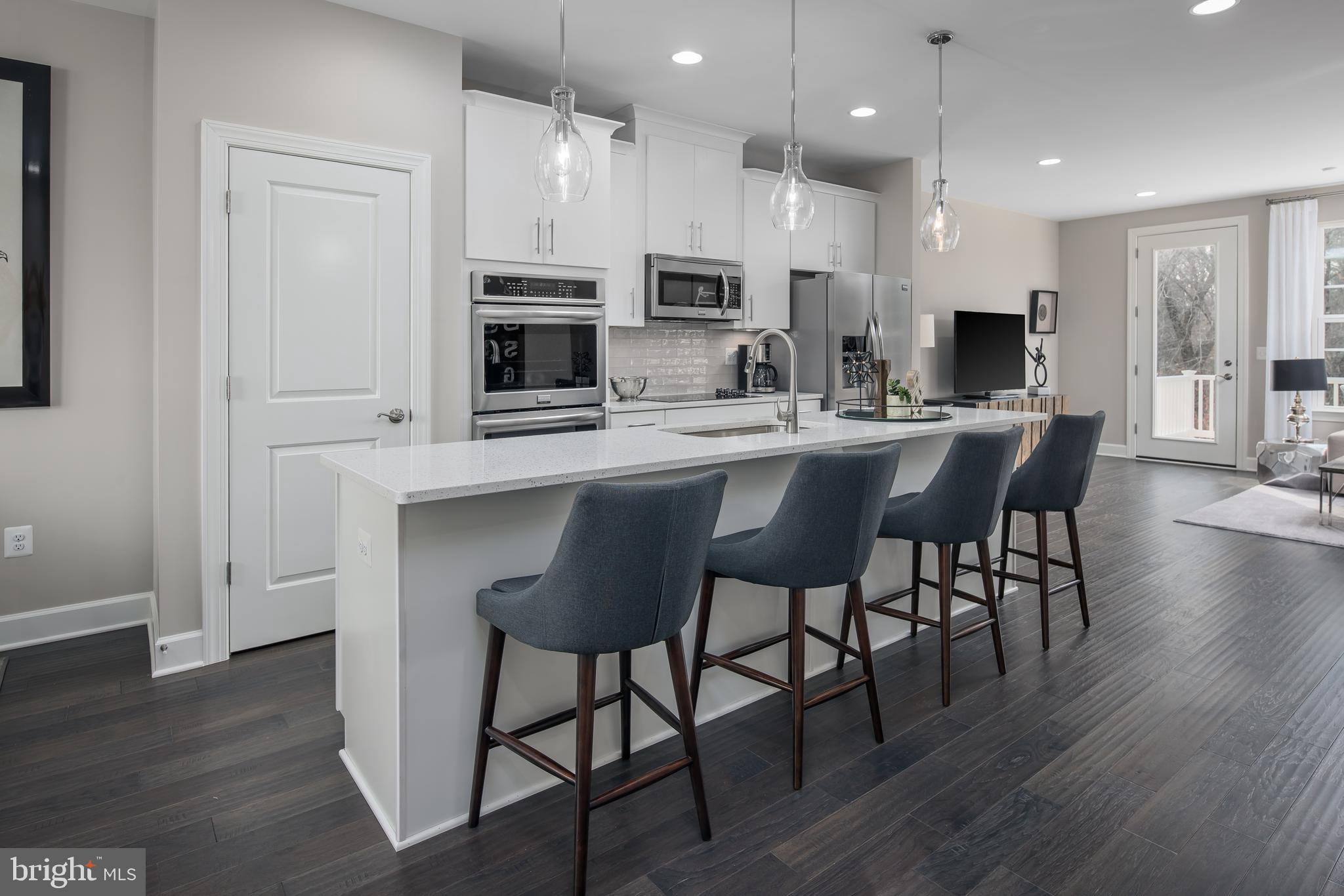 BRADLEY SQUARE - Residential