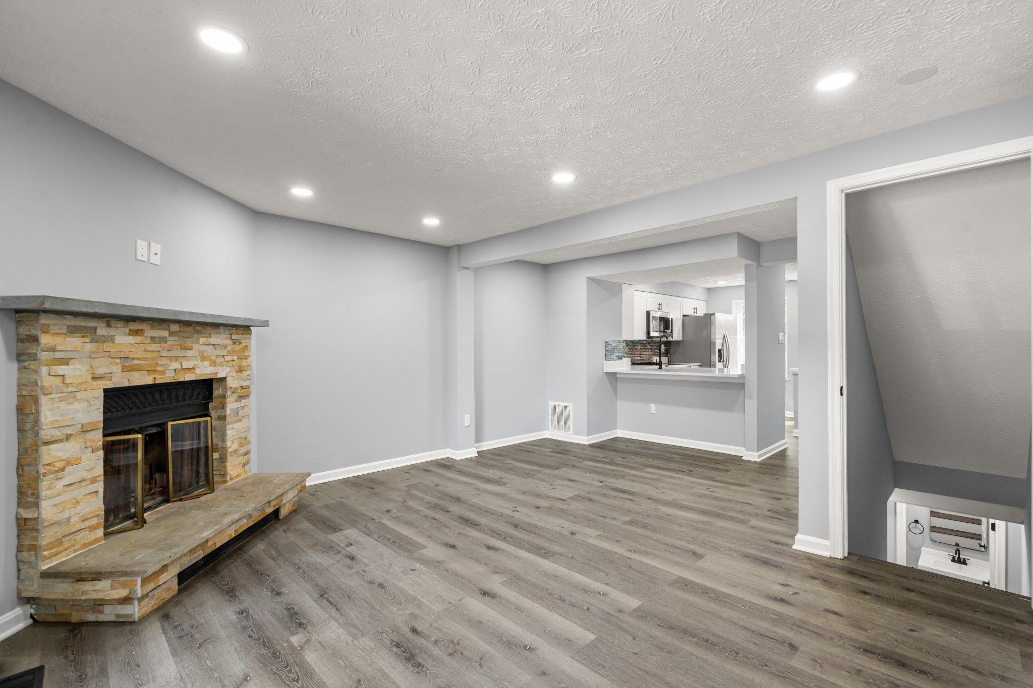 MIDDLEBROOK COMMONS - Residential