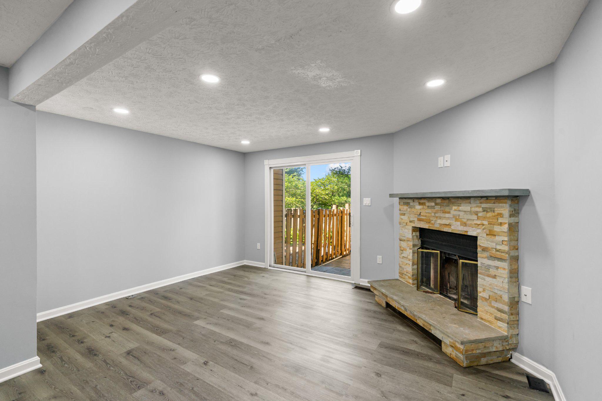 MIDDLEBROOK COMMONS - Residential
