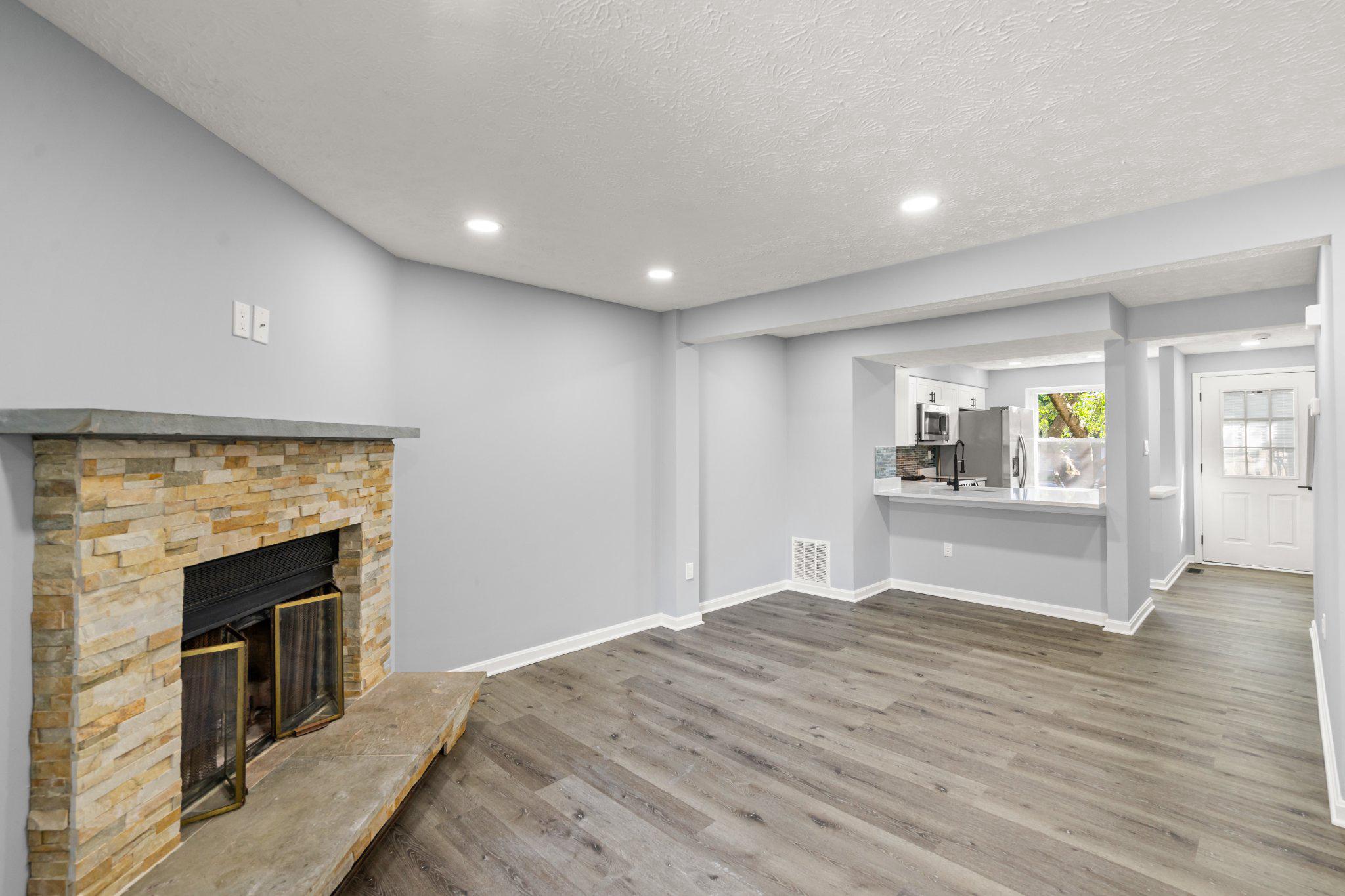 MIDDLEBROOK COMMONS - Residential