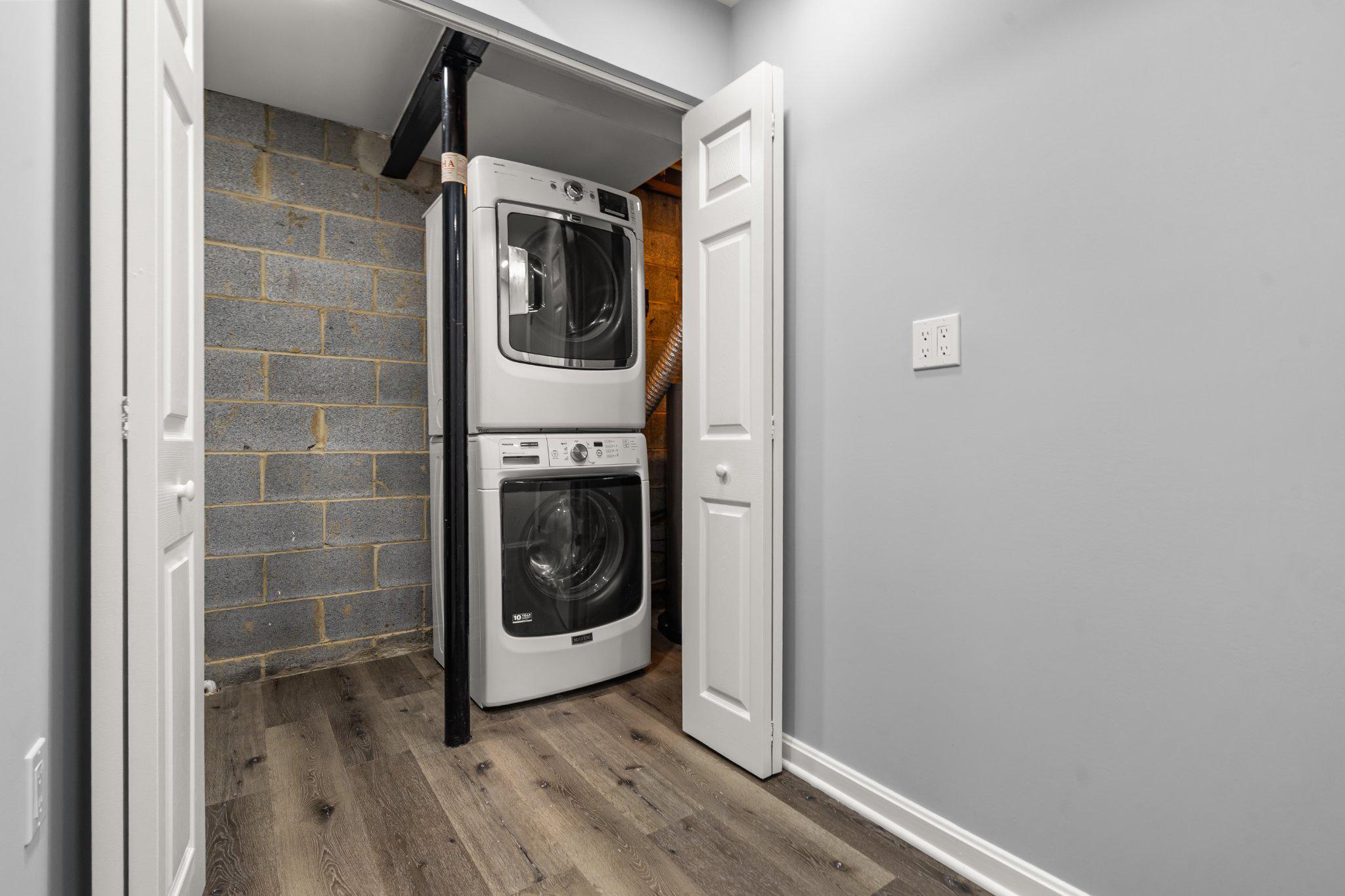 MIDDLEBROOK COMMONS - Residential