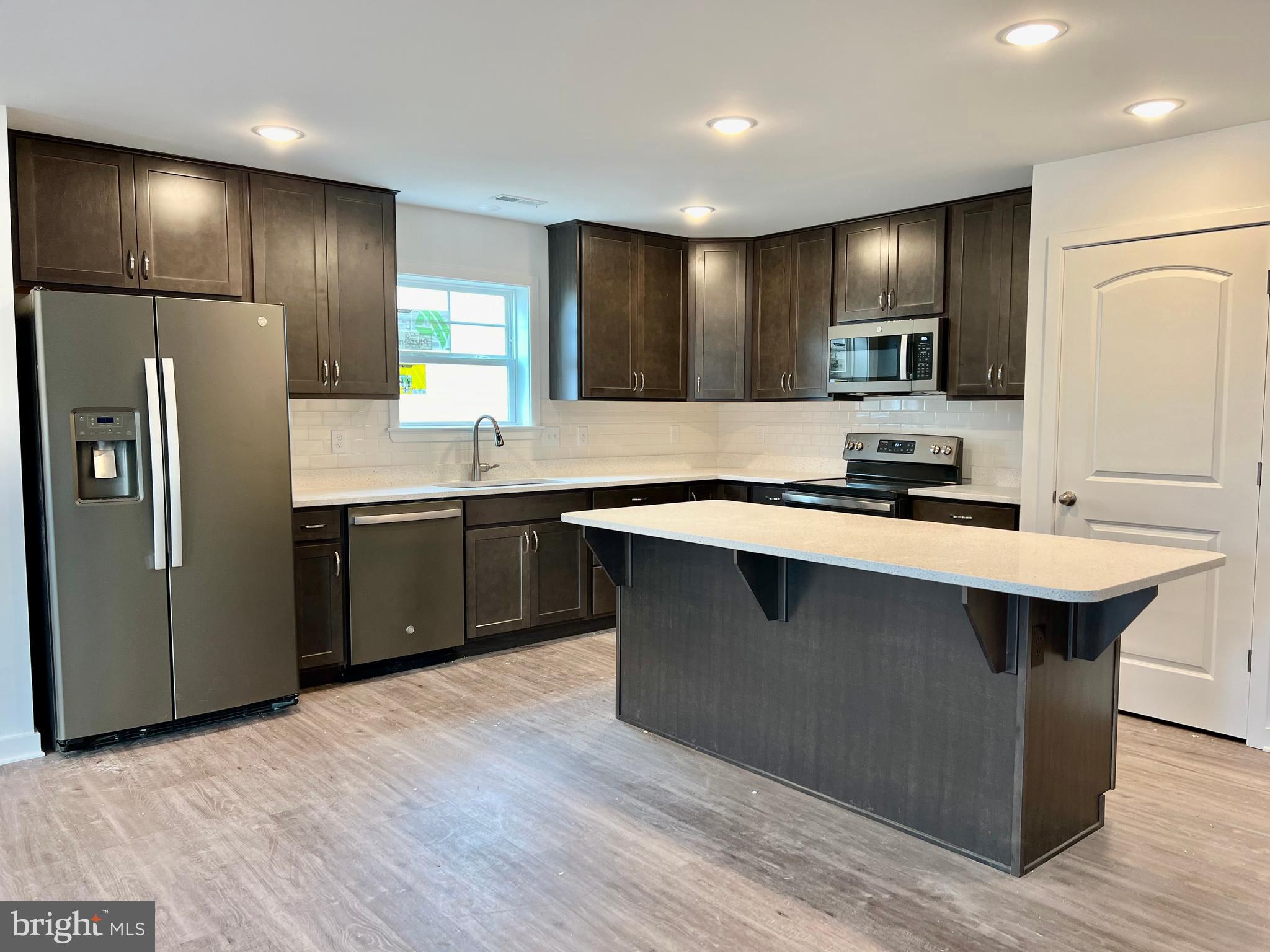 CARDINAL POINTE - Residential
