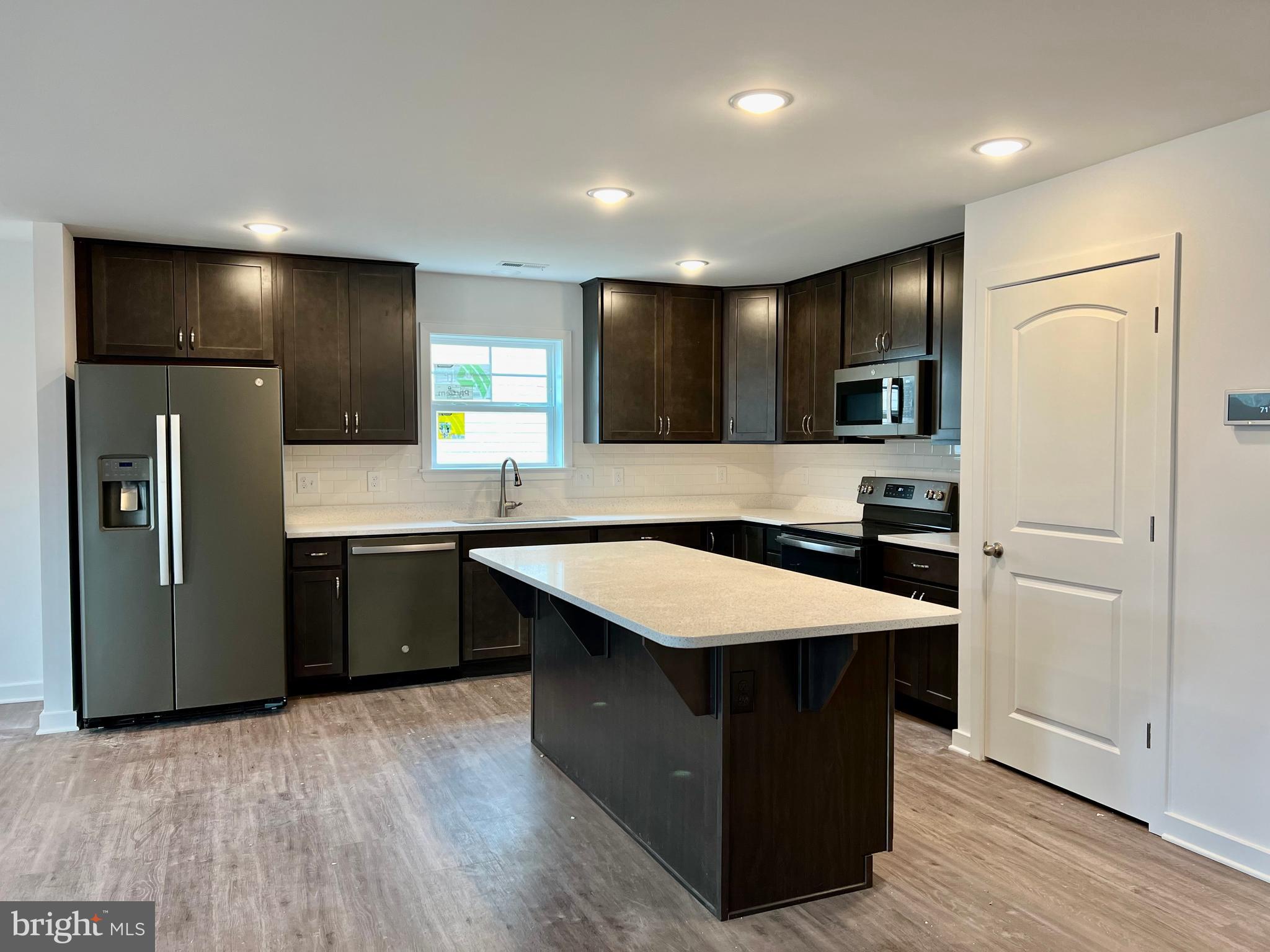 CARDINAL POINTE - Residential