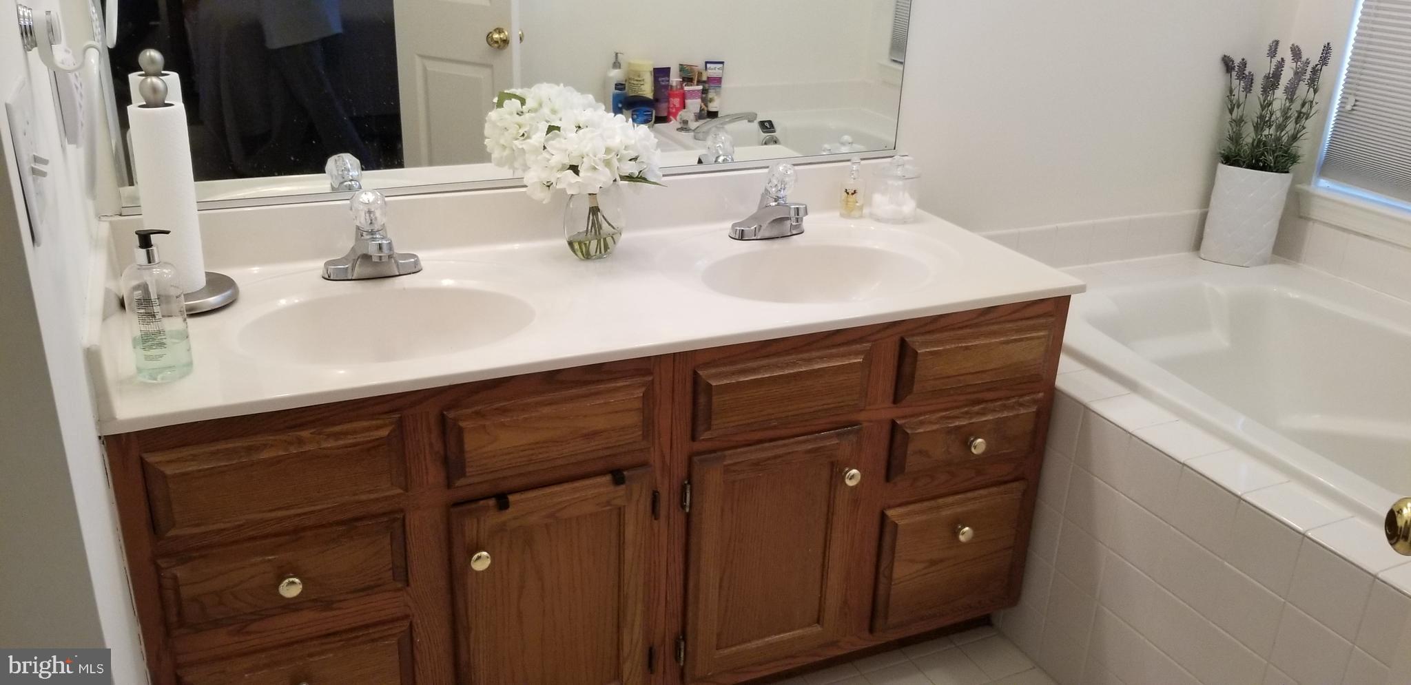 BALDWIN GROVE - Residential Lease