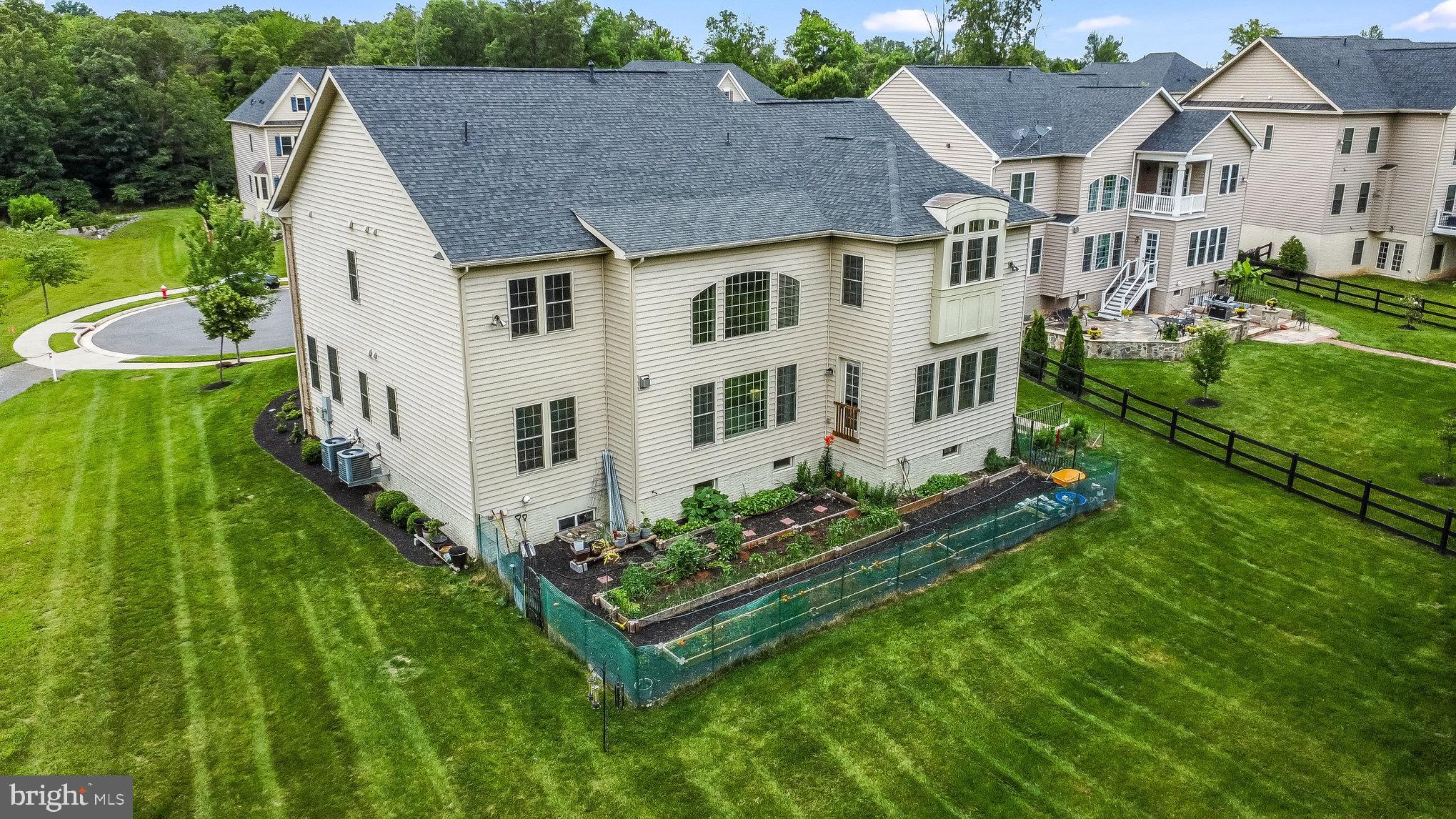 MEADOWS 2 - Residential