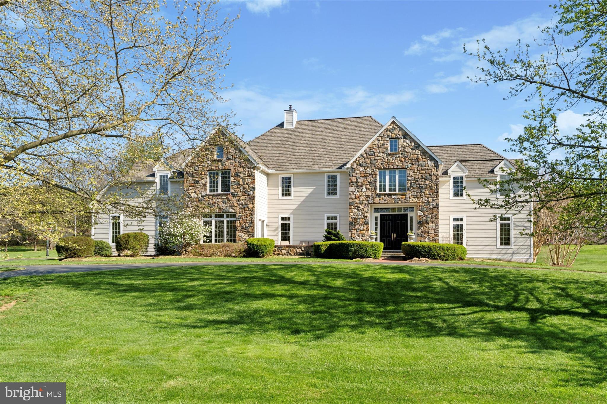 VILLAGE BLACKSHIRE - Residential