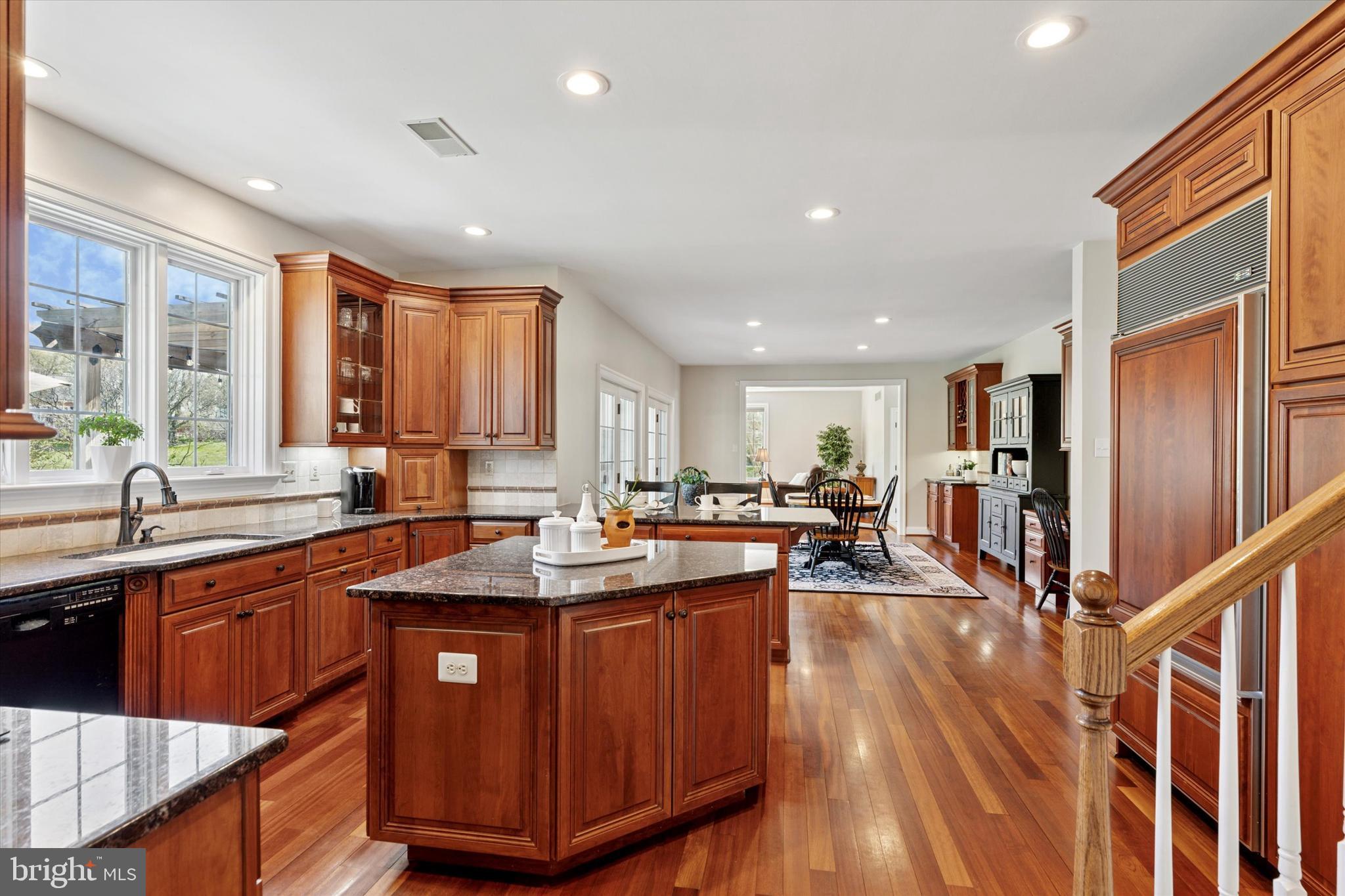 VILLAGE BLACKSHIRE - Residential