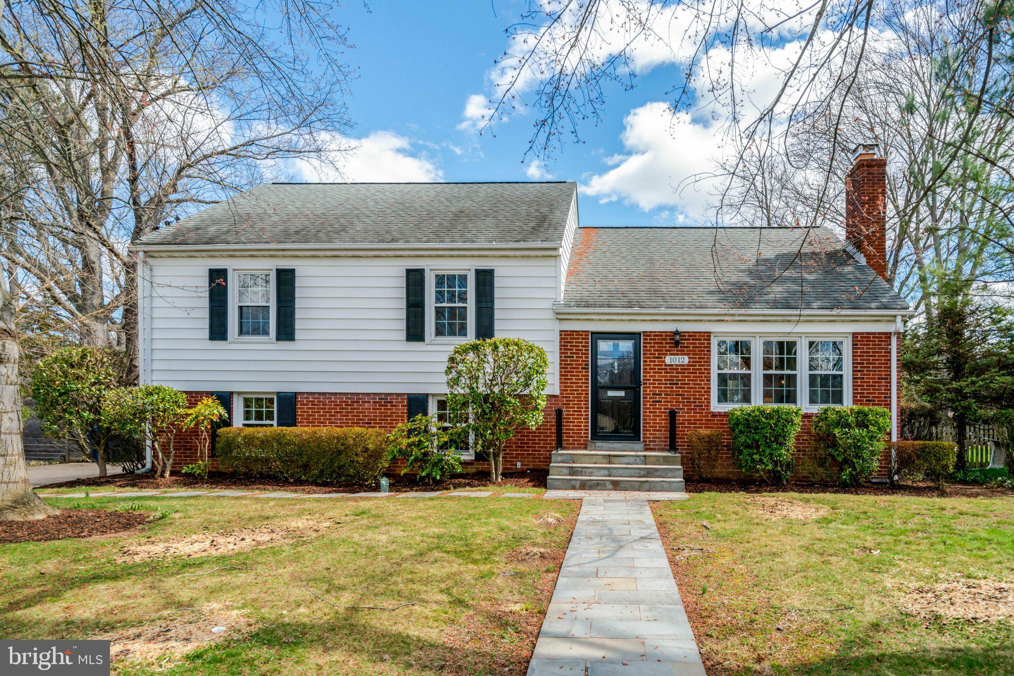 WAYNEWOOD - Residential