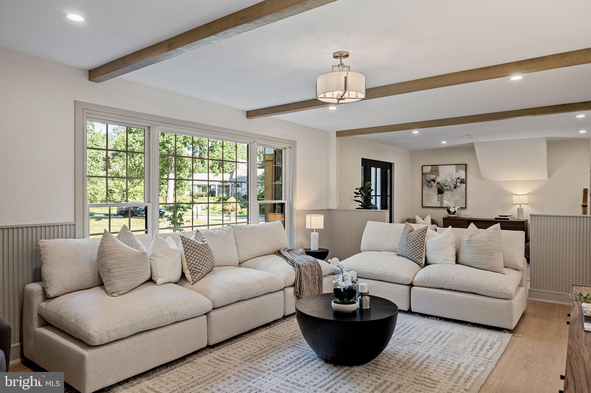 SPRING KNOLL - Residential