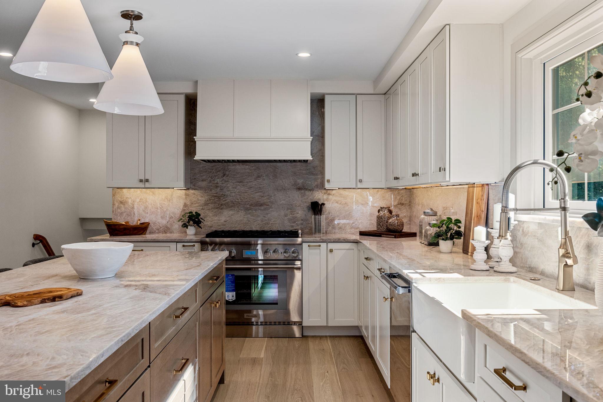 SPRING KNOLL - Residential
