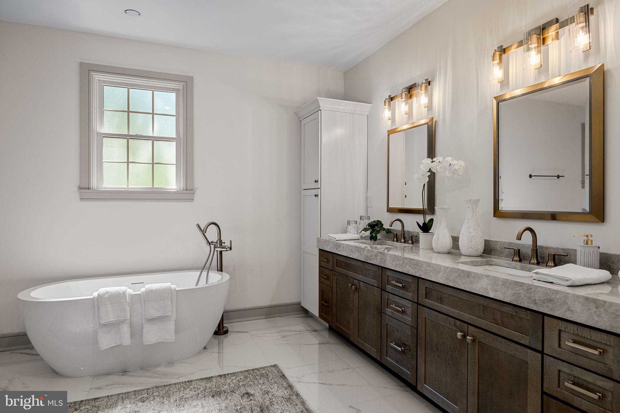 SPRING KNOLL - Residential
