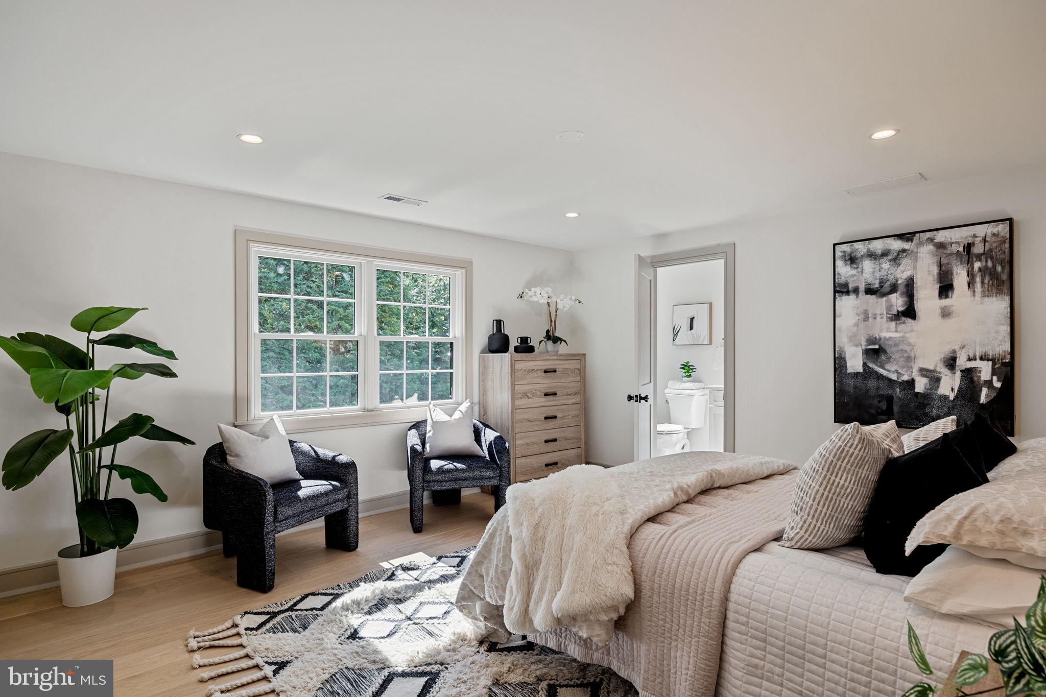 SPRING KNOLL - Residential