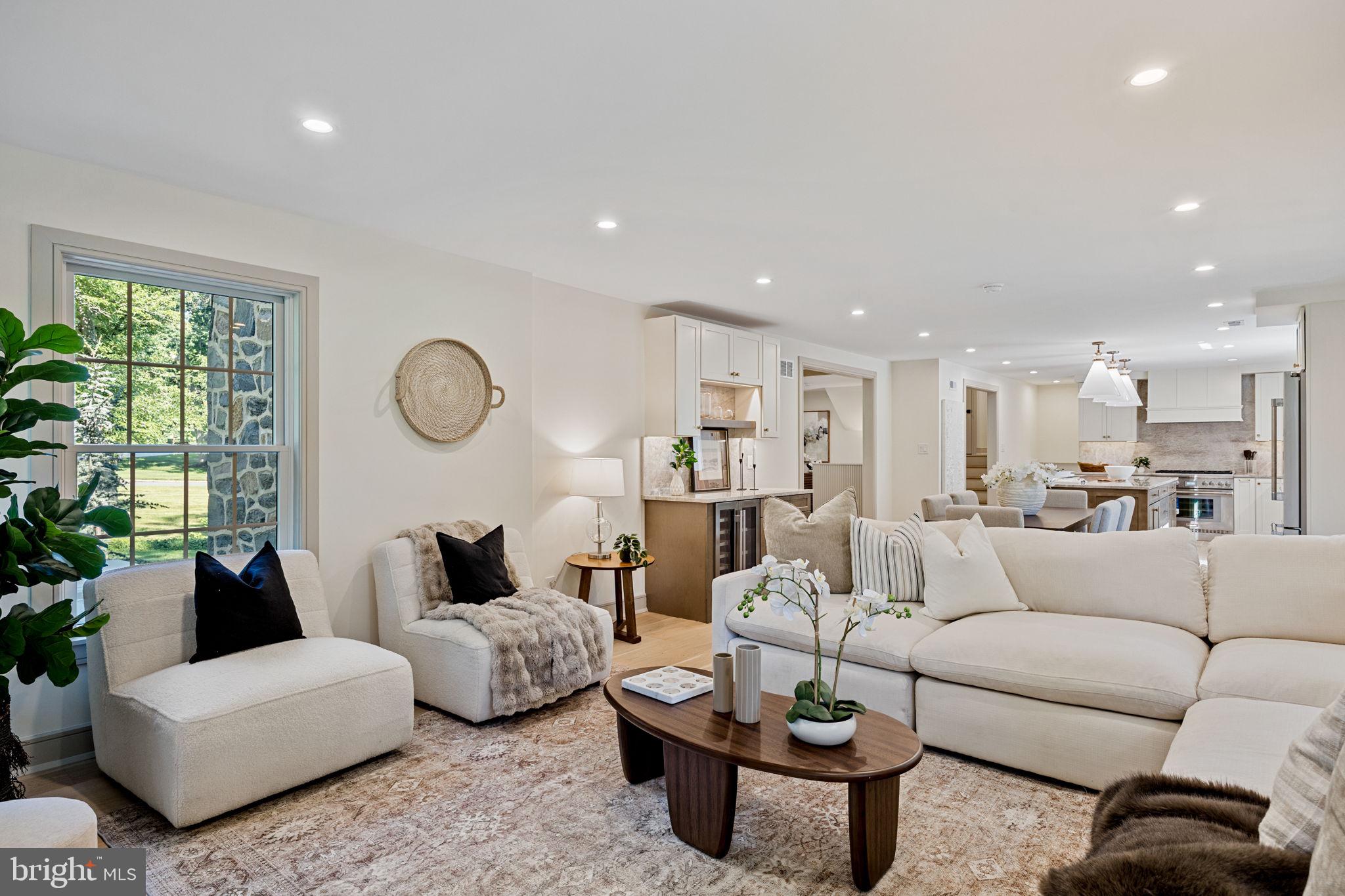 SPRING KNOLL - Residential