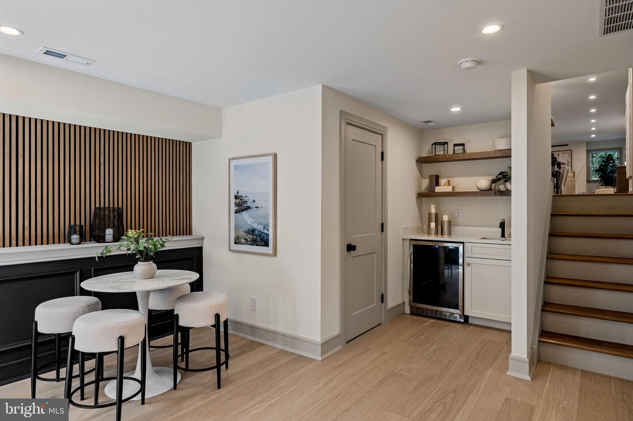 SPRING KNOLL - Residential