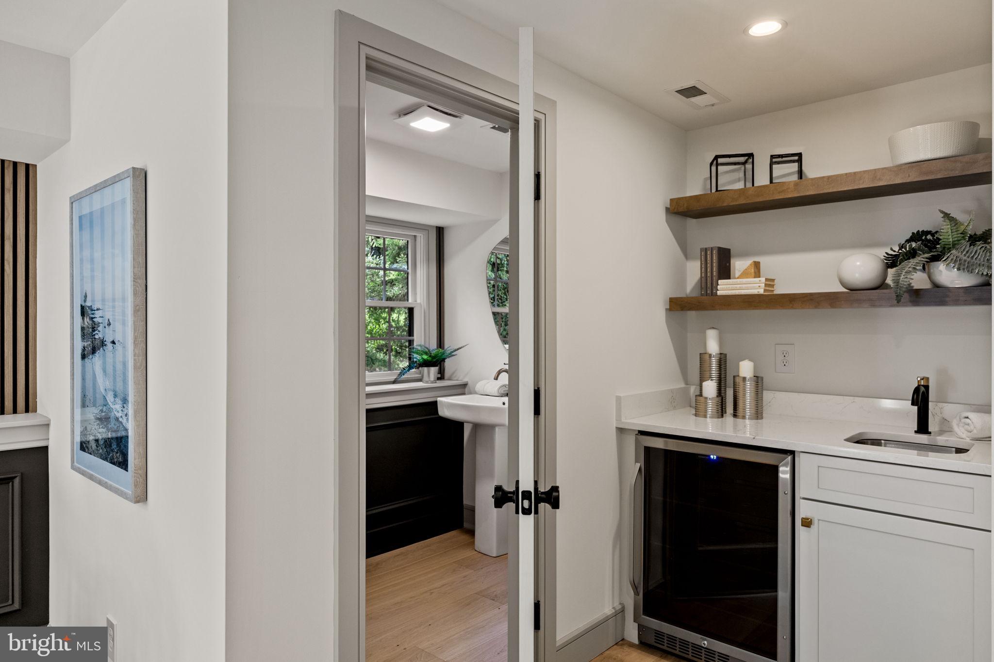 SPRING KNOLL - Residential