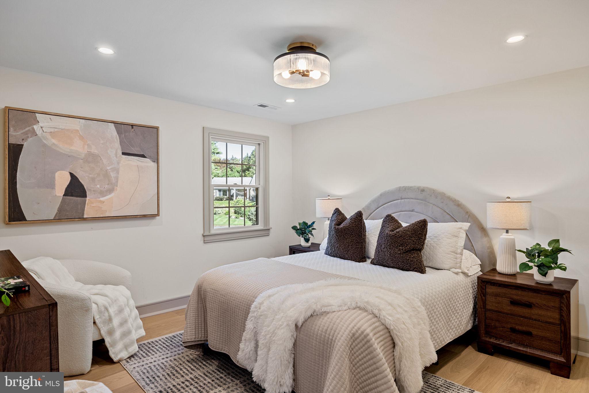 SPRING KNOLL - Residential