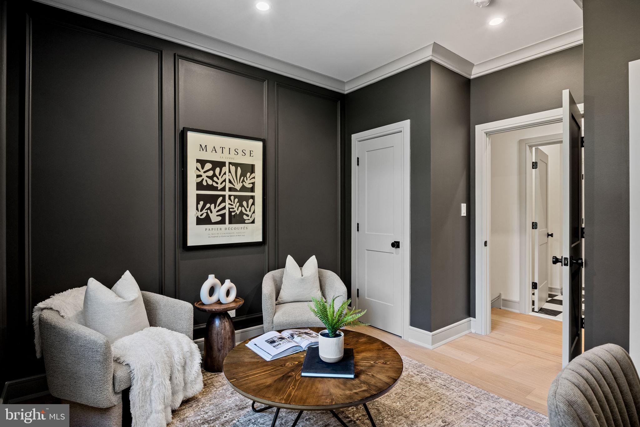 SPRING KNOLL - Residential