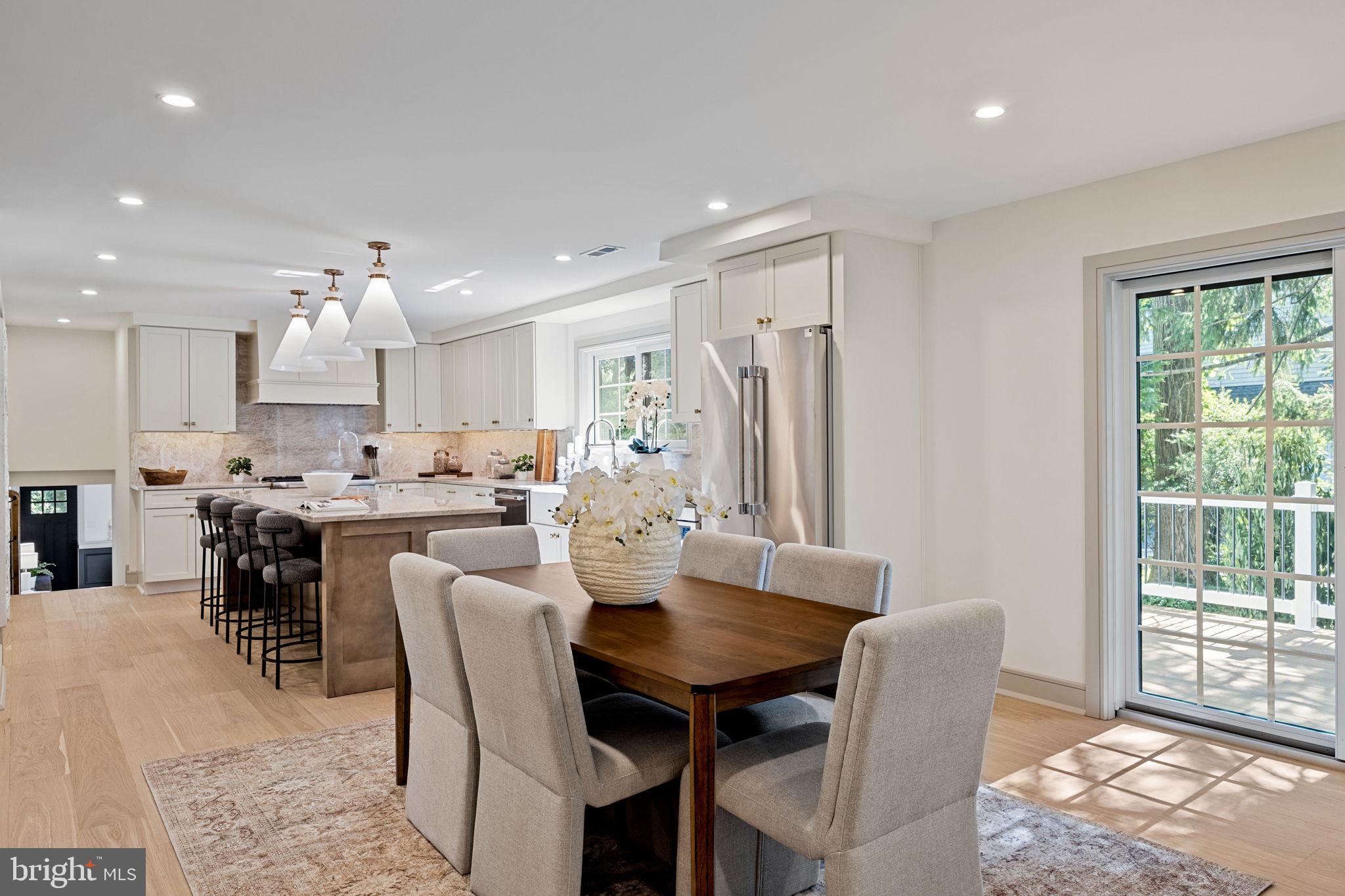 SPRING KNOLL - Residential