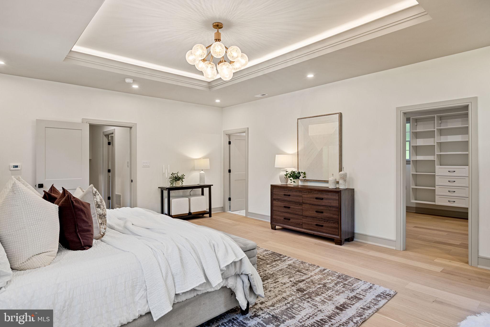 SPRING KNOLL - Residential
