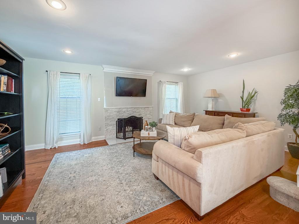 OXFORD CROSSING - Residential