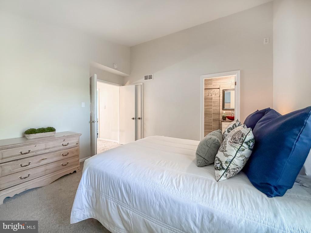OXFORD CROSSING - Residential