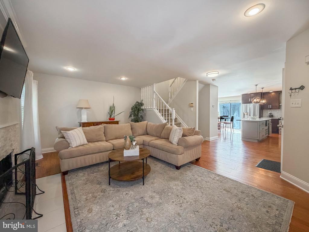OXFORD CROSSING - Residential