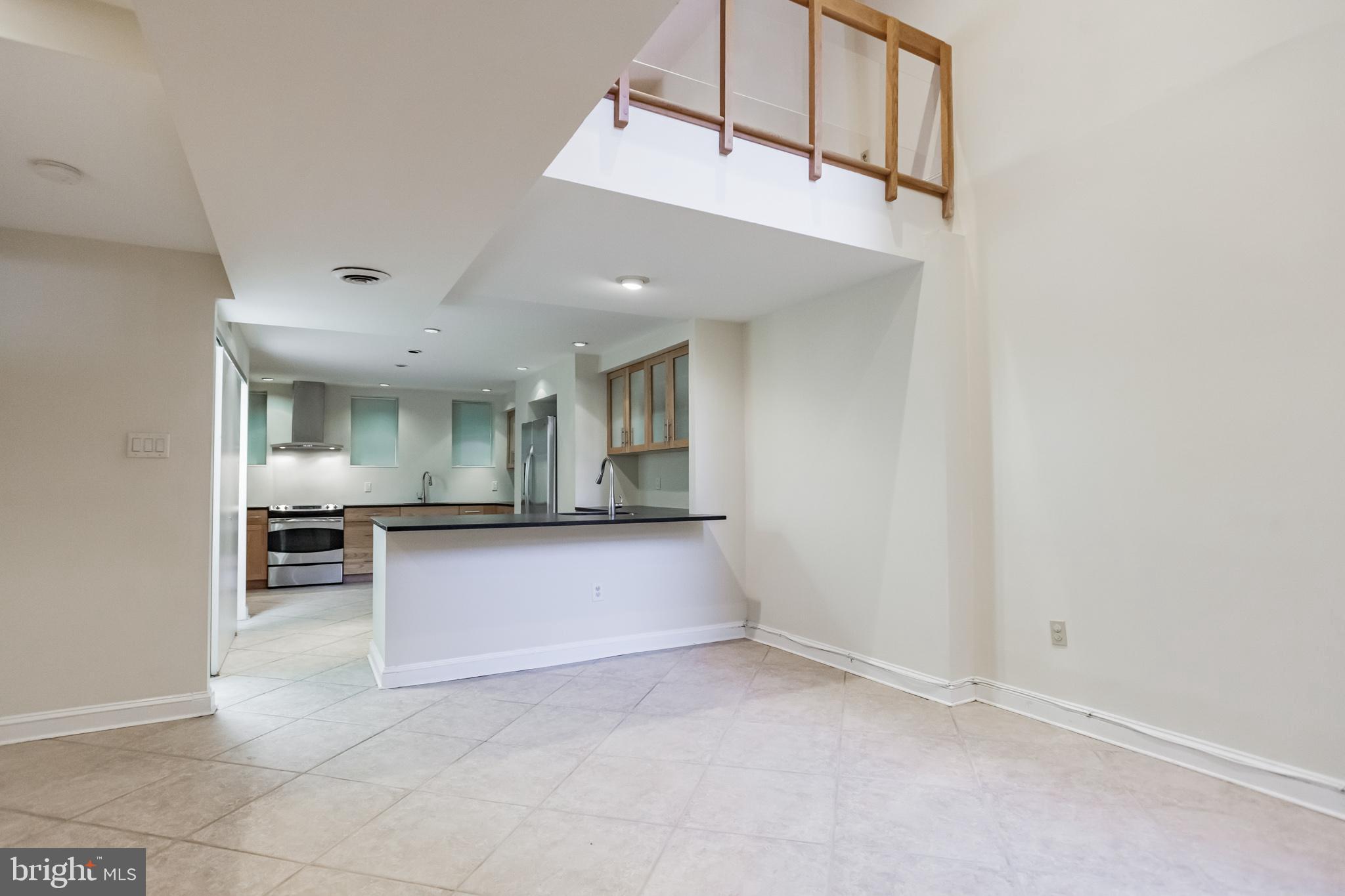 QUEEN VILLAGE - Residential Income