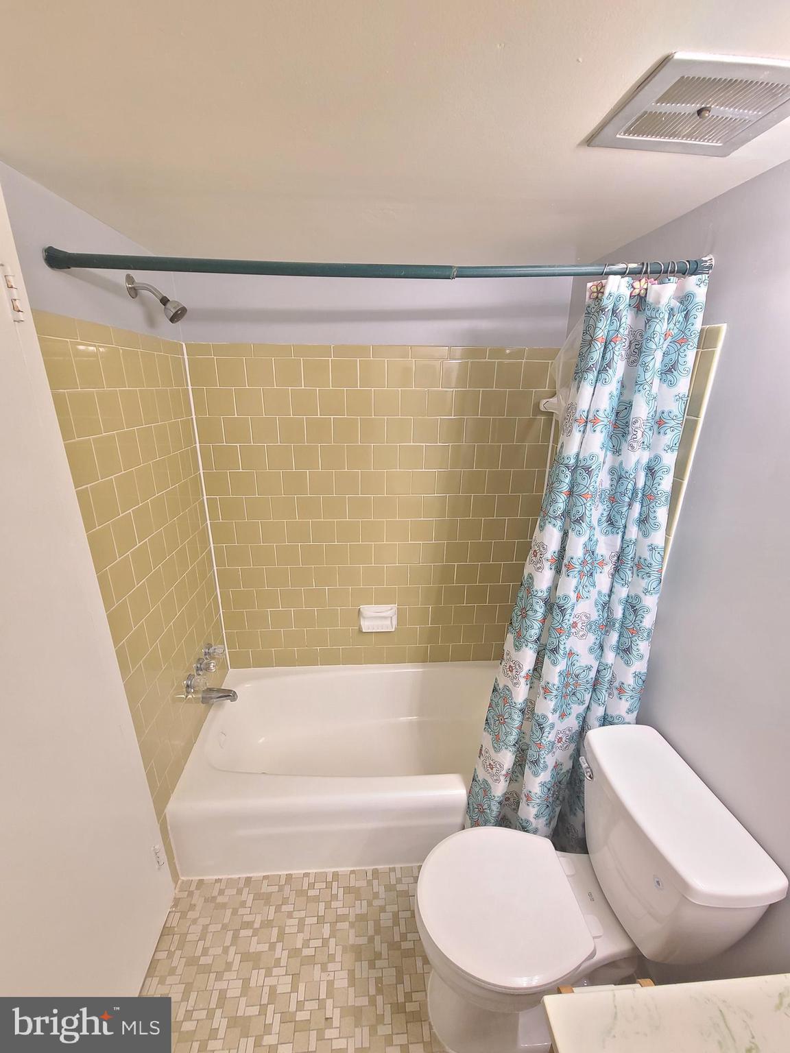 THOMAS CHOICE GARDENS - Residential Lease