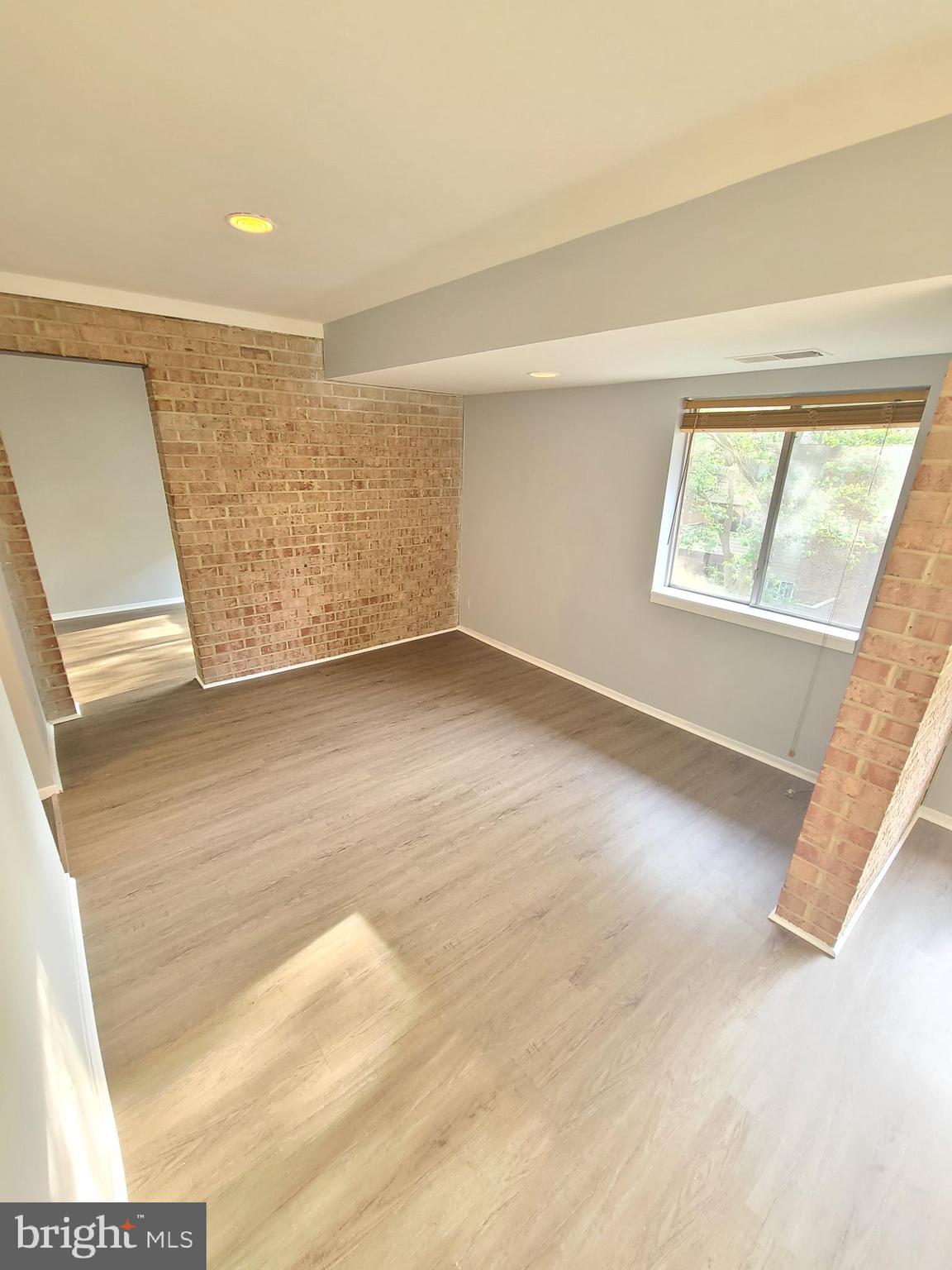 THOMAS CHOICE GARDENS - Residential Lease