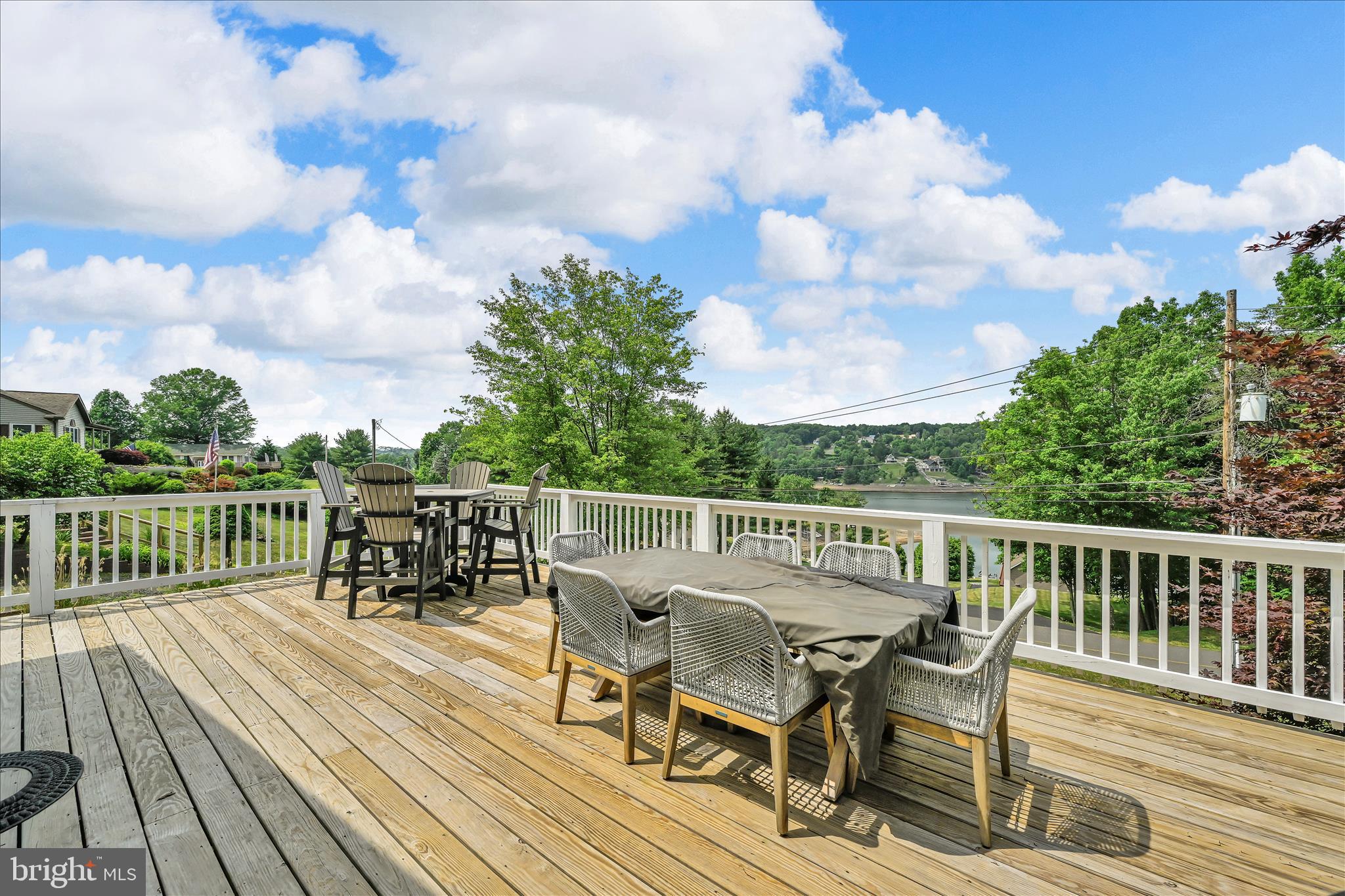 LAKE WYNONAH - Residential
