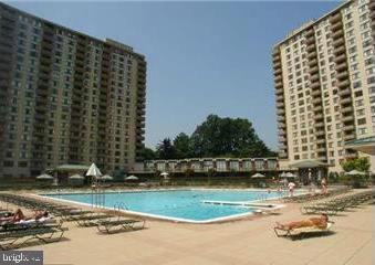 Welcome to the Promenade of Bethesda, offering a resort-style living experience with easy access to lifestyle amenities. This one-bedroom home features 630 sq ft of naturally bright living space, a primary bedroom, walk-in closet, and an updated bathroom with a shower. The updated kitchen enhances the modern appeal.
Amenities include an indoor pool and jacuzzi, an outdoor Olympic-size pool, sauna, tennis courts, a 24-hour fitness center, concierge services, and more. You'll also find Chef Tony’s Restaurant, a market/grocery store, dry cleaners, beauty salon, party room, game and card rooms, plus EV charging and car wash stations.
Conveniently located near I-270 and I-495 exits, with public transportation just steps away, including a Ride-On bus that offers a 15-minute ride to Metro stations. Nearby attractions include the Wildwood Shopping Center, NIH, Walter Reed Hospital, Montgomery Mall, and downtown Bethesda, all surrounded by shopping, dining, and vibrant community events
 Move-in fee 500
