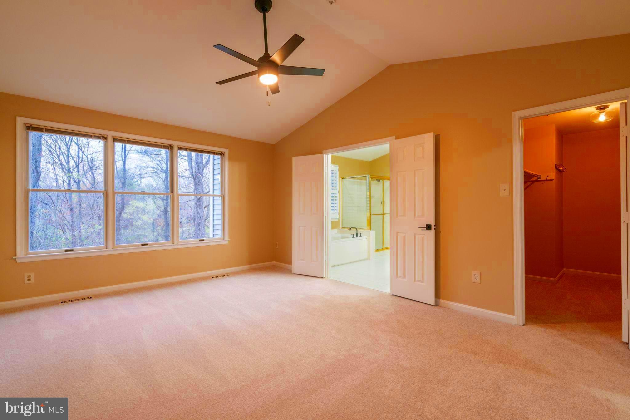 LAKE HALLOWELL - Residential