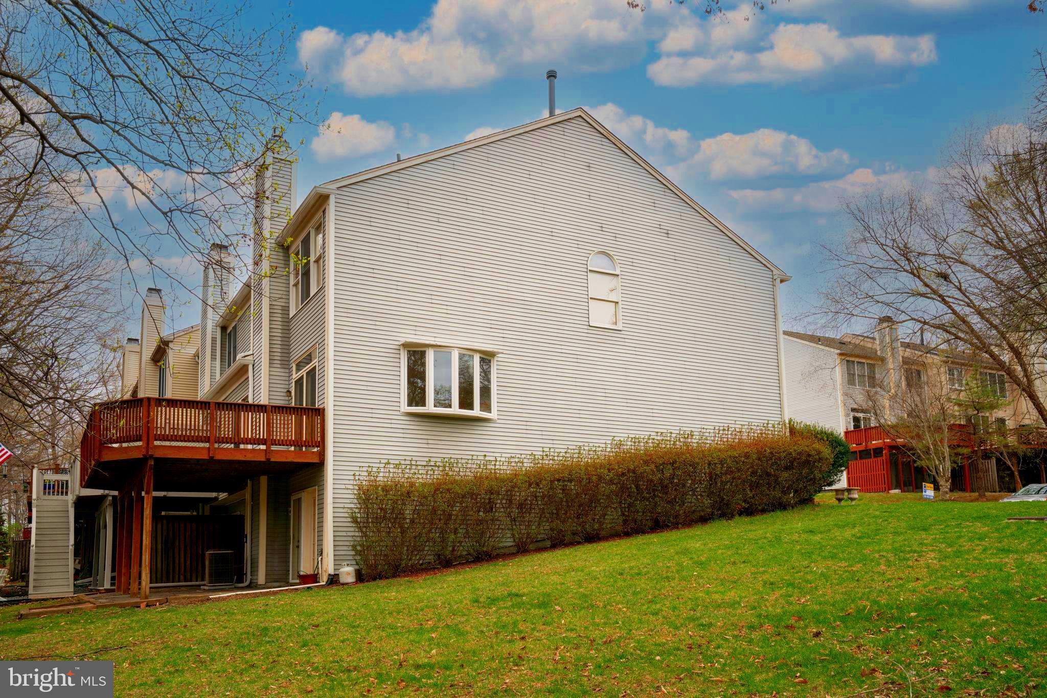 LAKE HALLOWELL - Residential