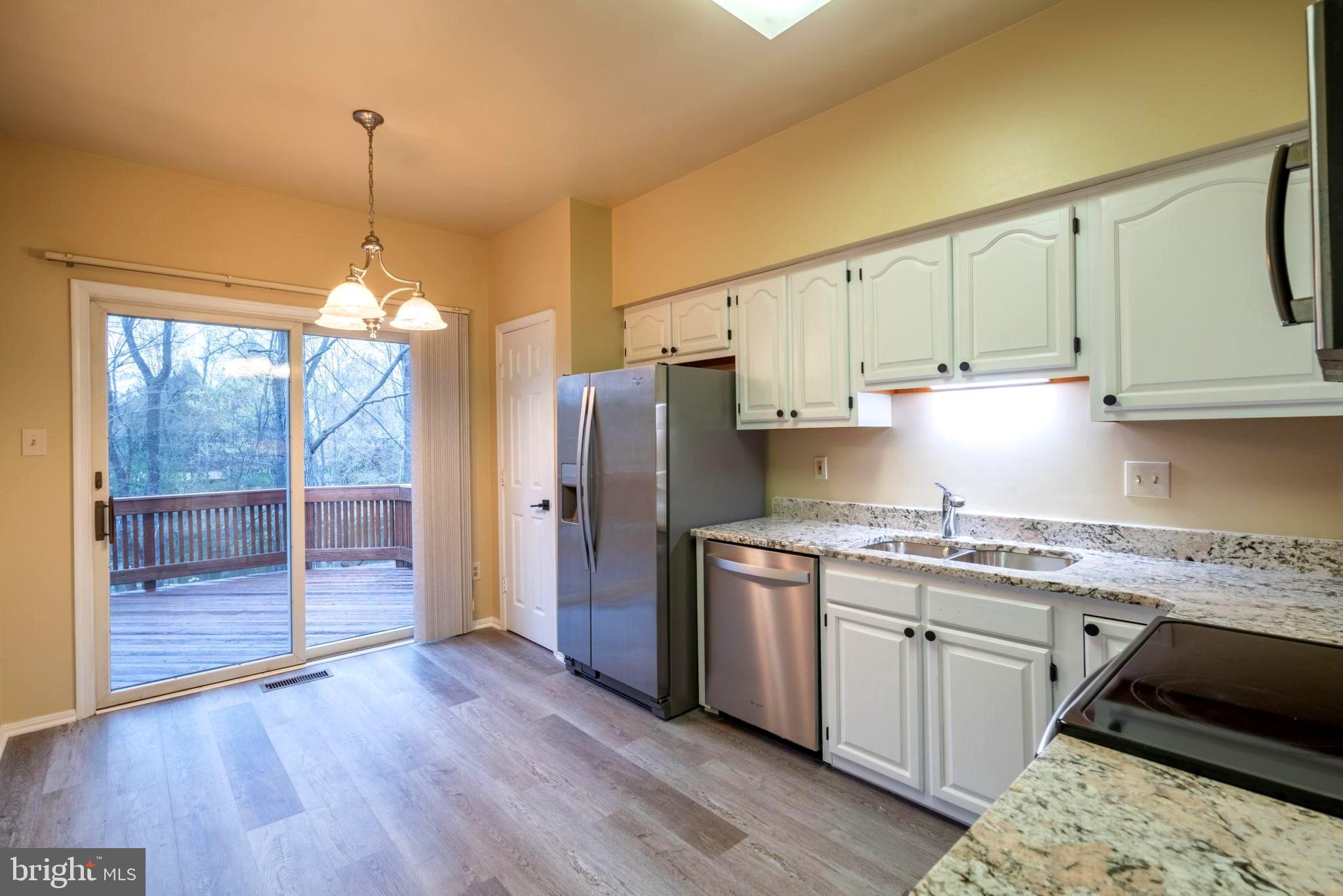 LAKE HALLOWELL - Residential