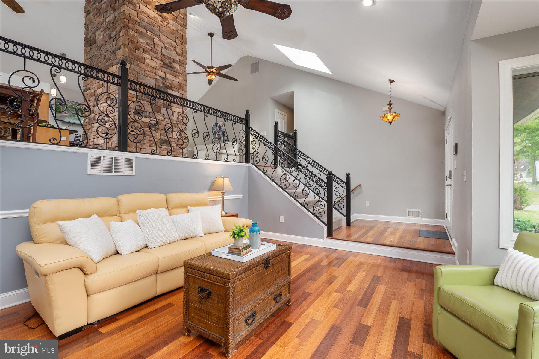 LAKE SHORE - Residential