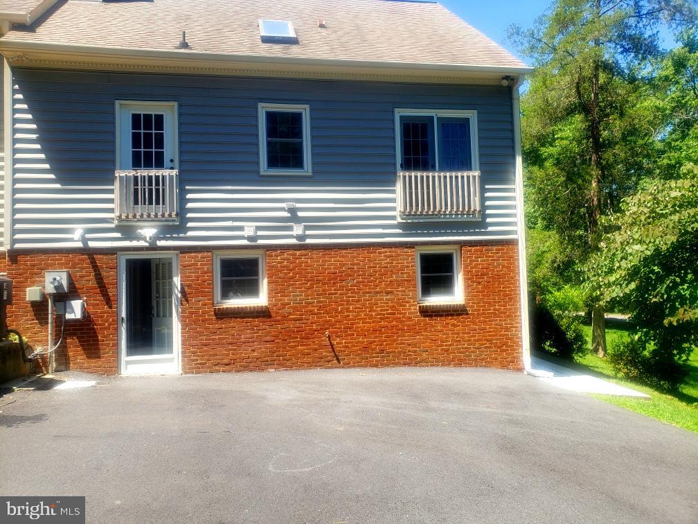 WESTWOOD - Residential Lease