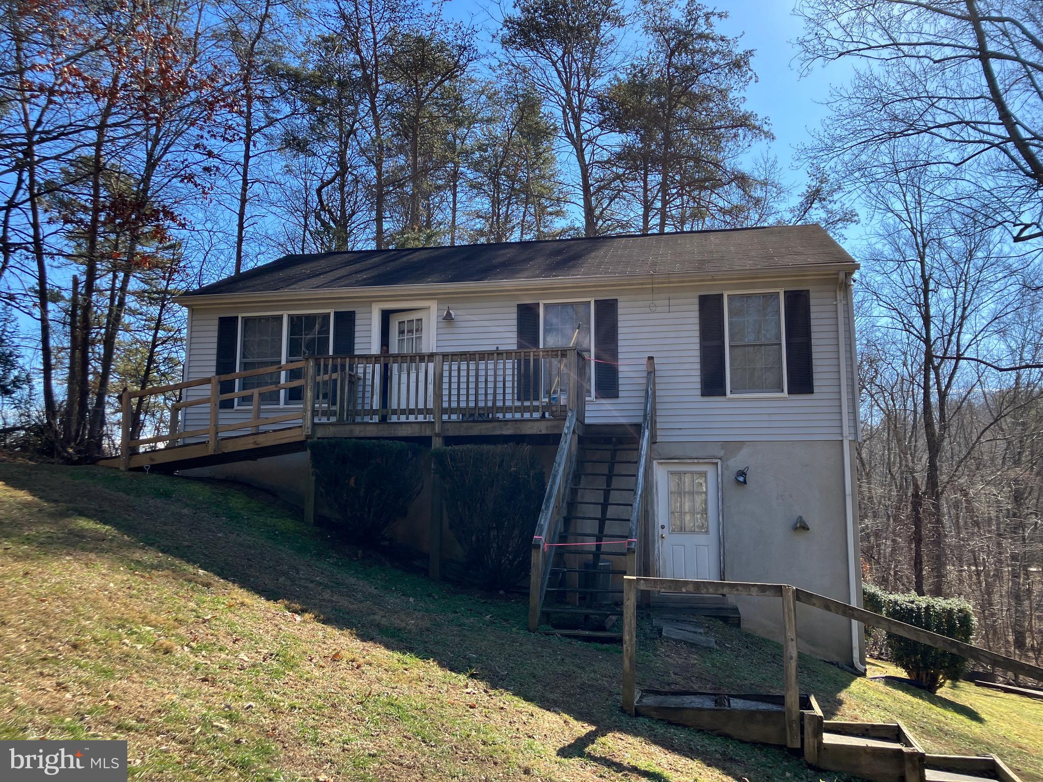 AFFORDABLE RAISED RAMBLER W/ UNFINISHED WALK-OUT BASEMENT!   FEATURES INCLUDE 3 BEDROOMS - 1 FULL BATH - EAT-IN KITCHEN AREA - LIVING ROOM - UNFINISHED BASEMENT W/ ROUGH-IN PLUMBING  FOR A 2ND FULL BATH - LAUNDRY LOCATED IN LOWER LEVEL.  

***PROPERTY BEING SOLD "AS IS" CONDITION***
