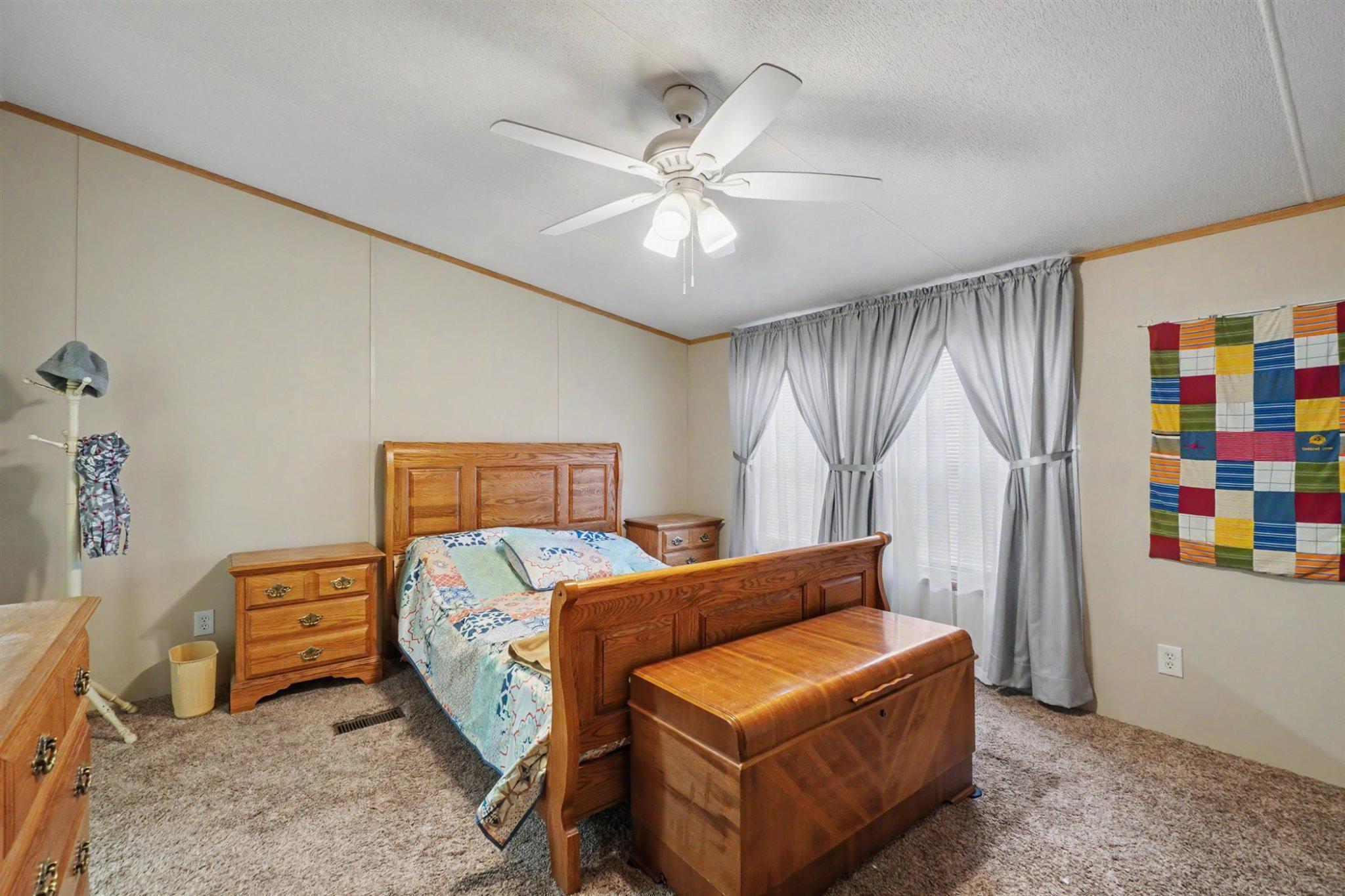 TALL OAKS MHP - Residential