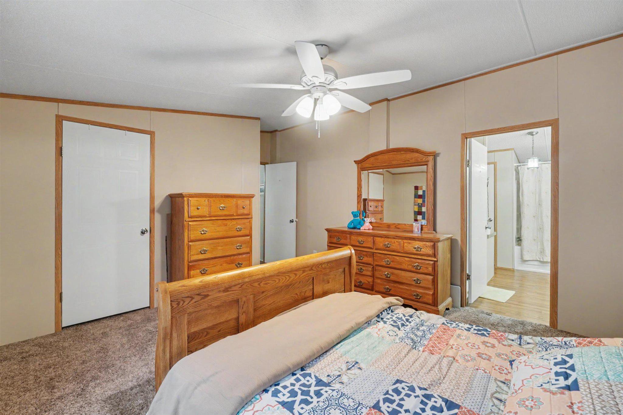 TALL OAKS MHP - Residential