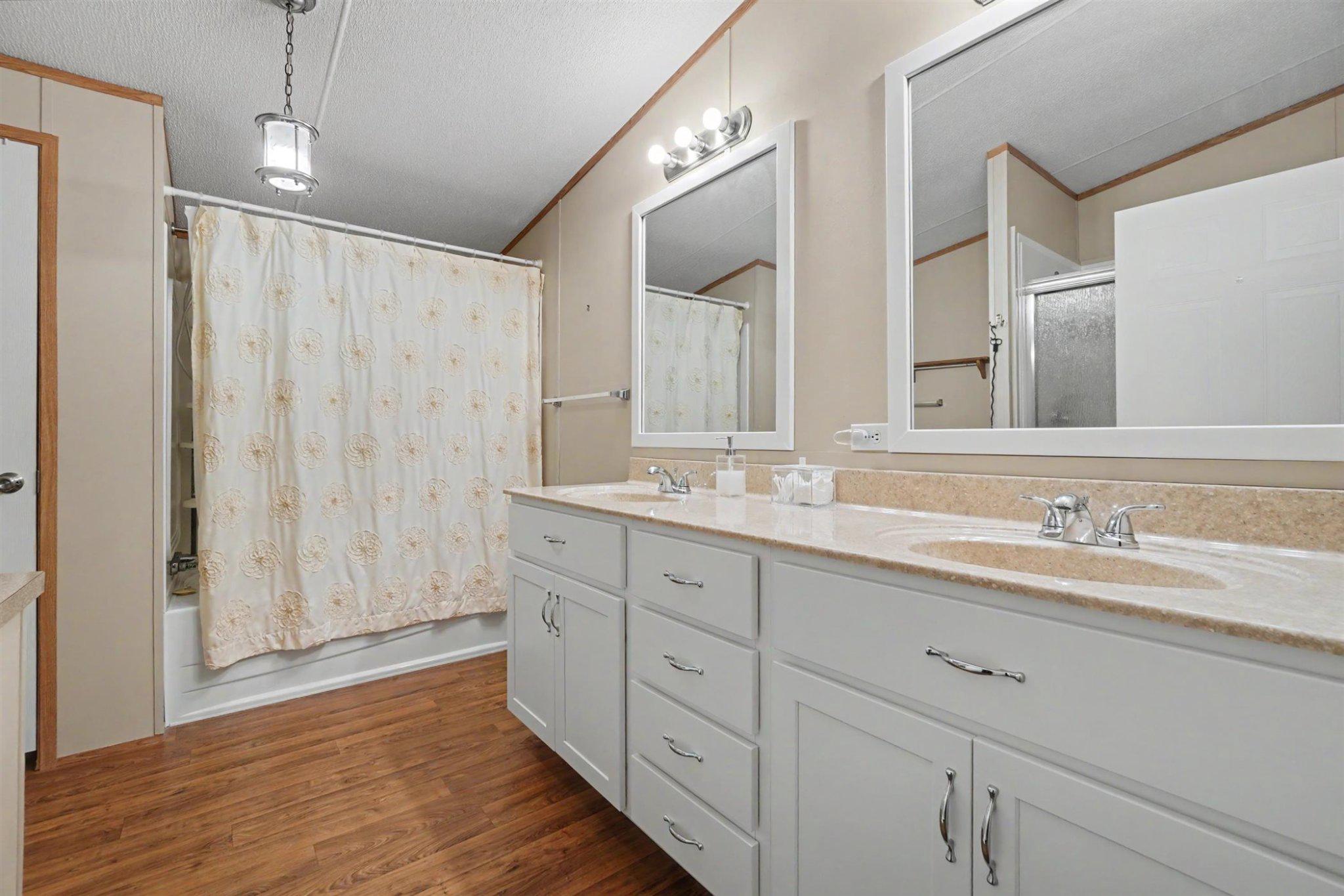 TALL OAKS MHP - Residential