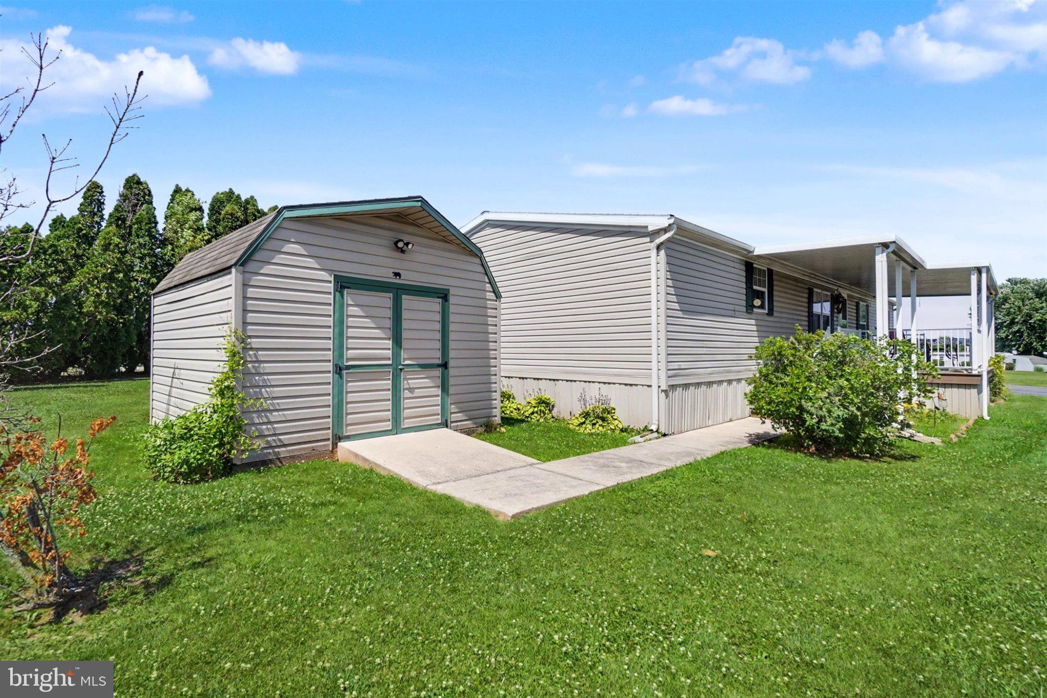TALL OAKS MHP - Residential