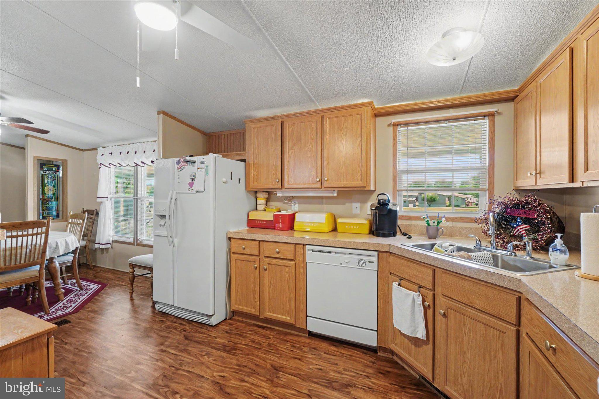 TALL OAKS MHP - Residential