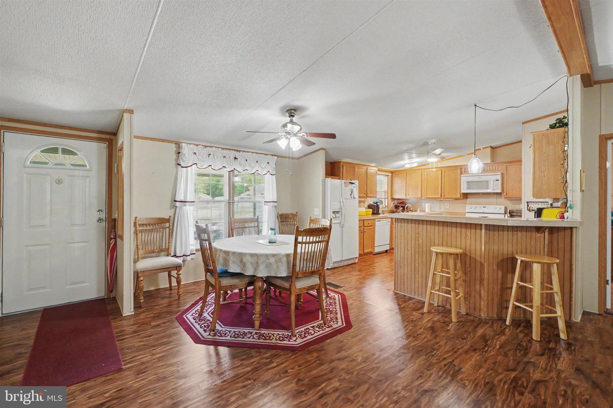 TALL OAKS MHP - Residential