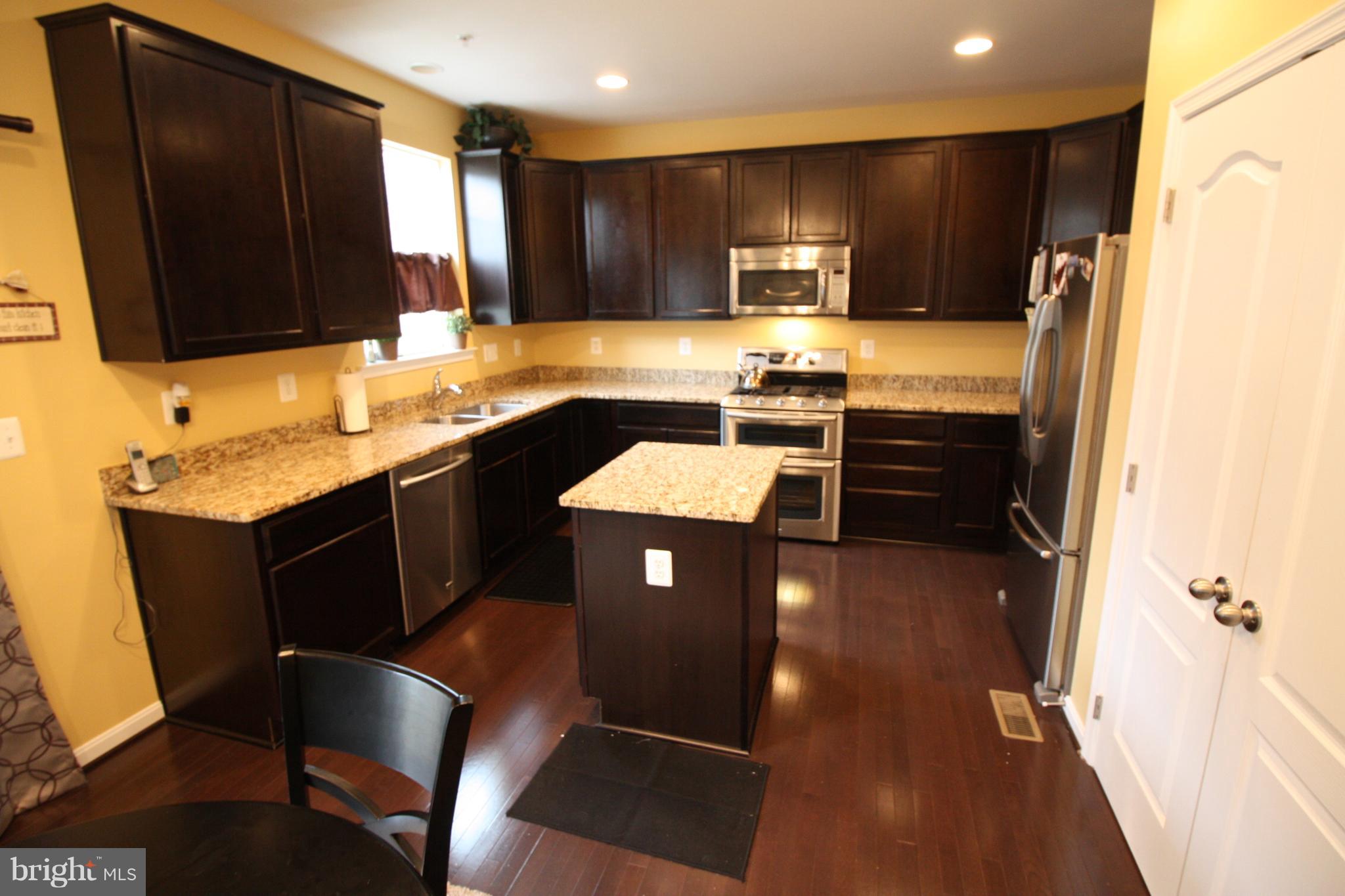 RIVERGATE ESTATES-PLAT F - Residential