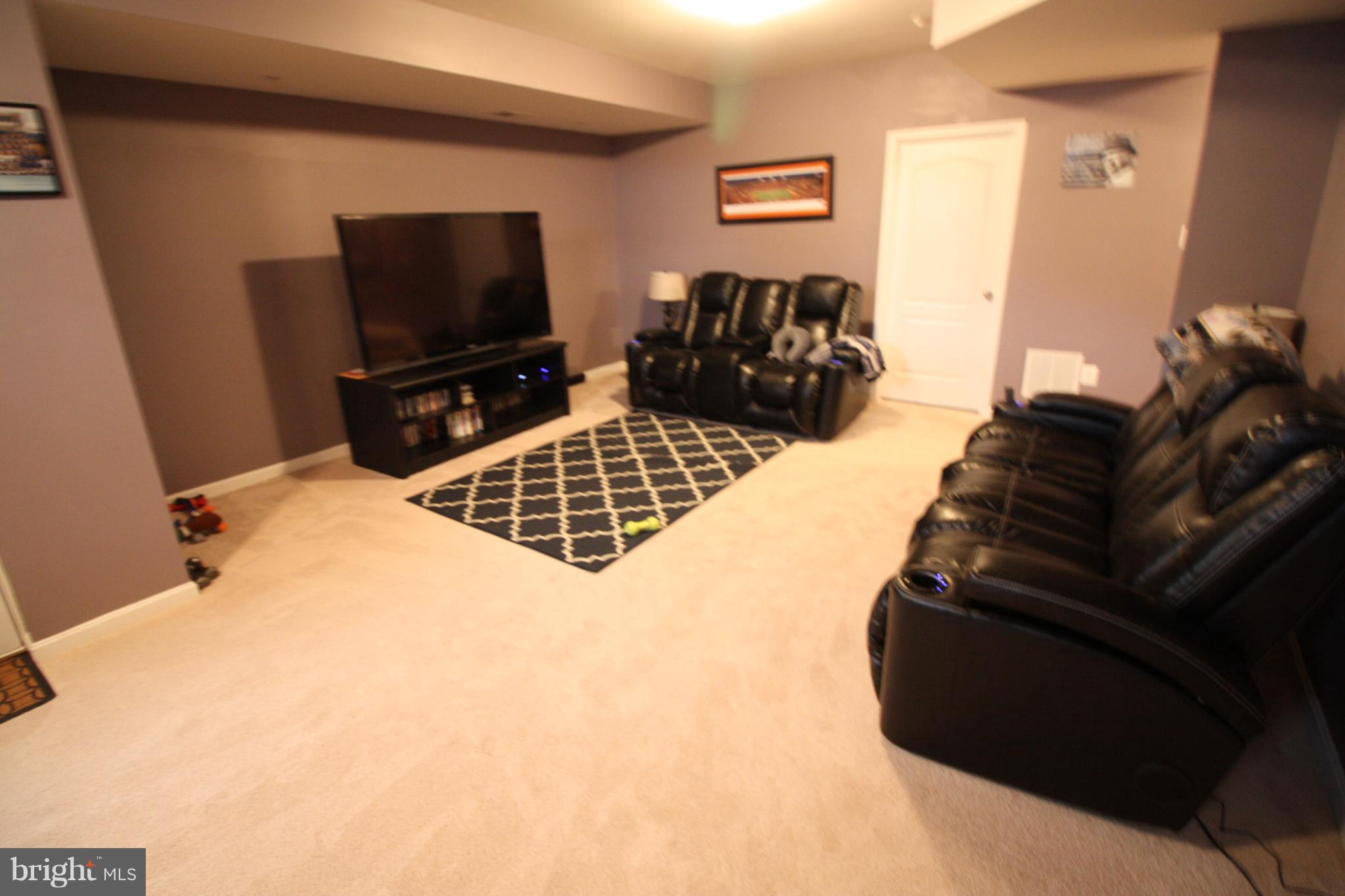 RIVERGATE ESTATES-PLAT F - Residential