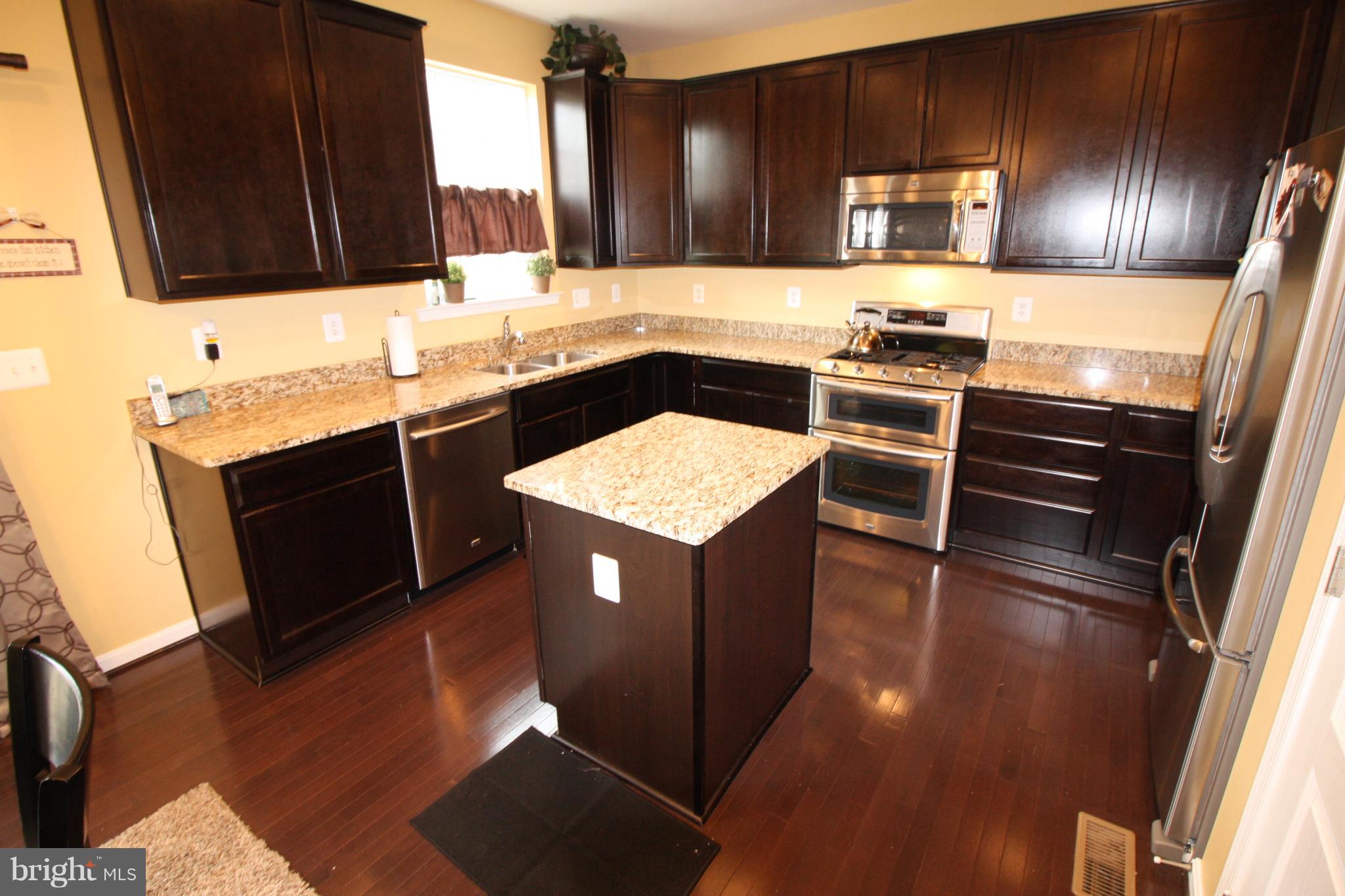 RIVERGATE ESTATES-PLAT F - Residential