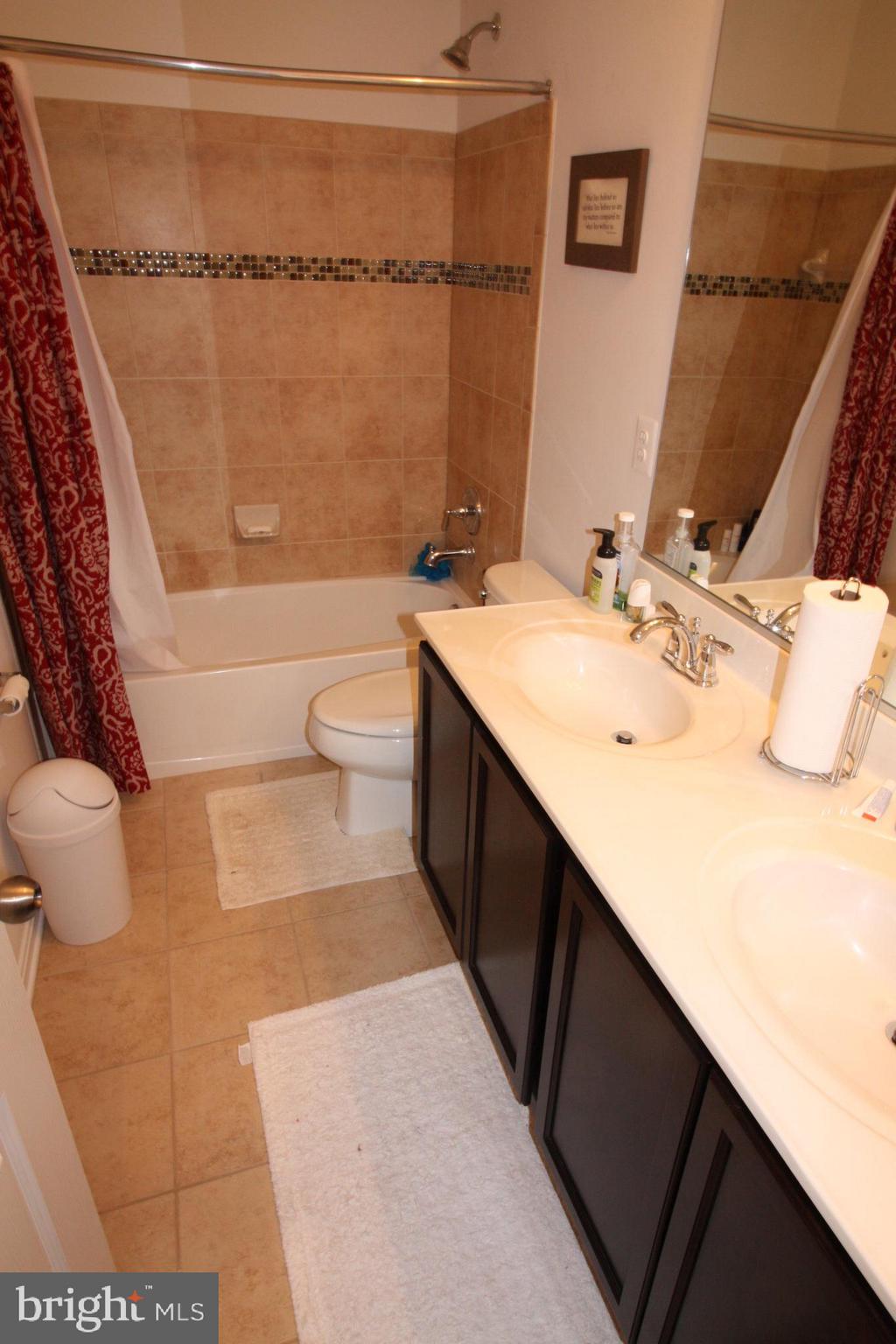 RIVERGATE ESTATES-PLAT F - Residential