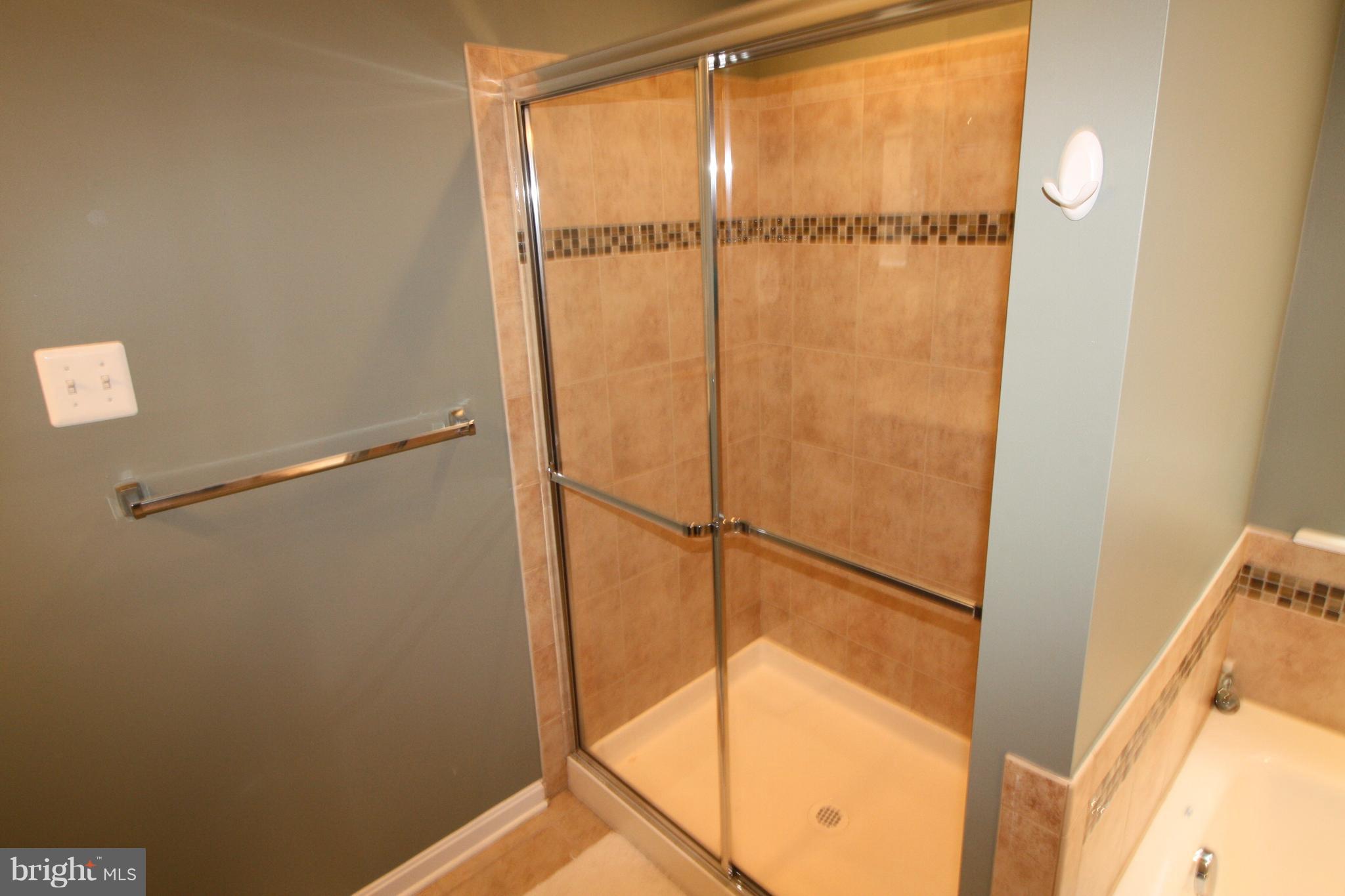 RIVERGATE ESTATES-PLAT F - Residential